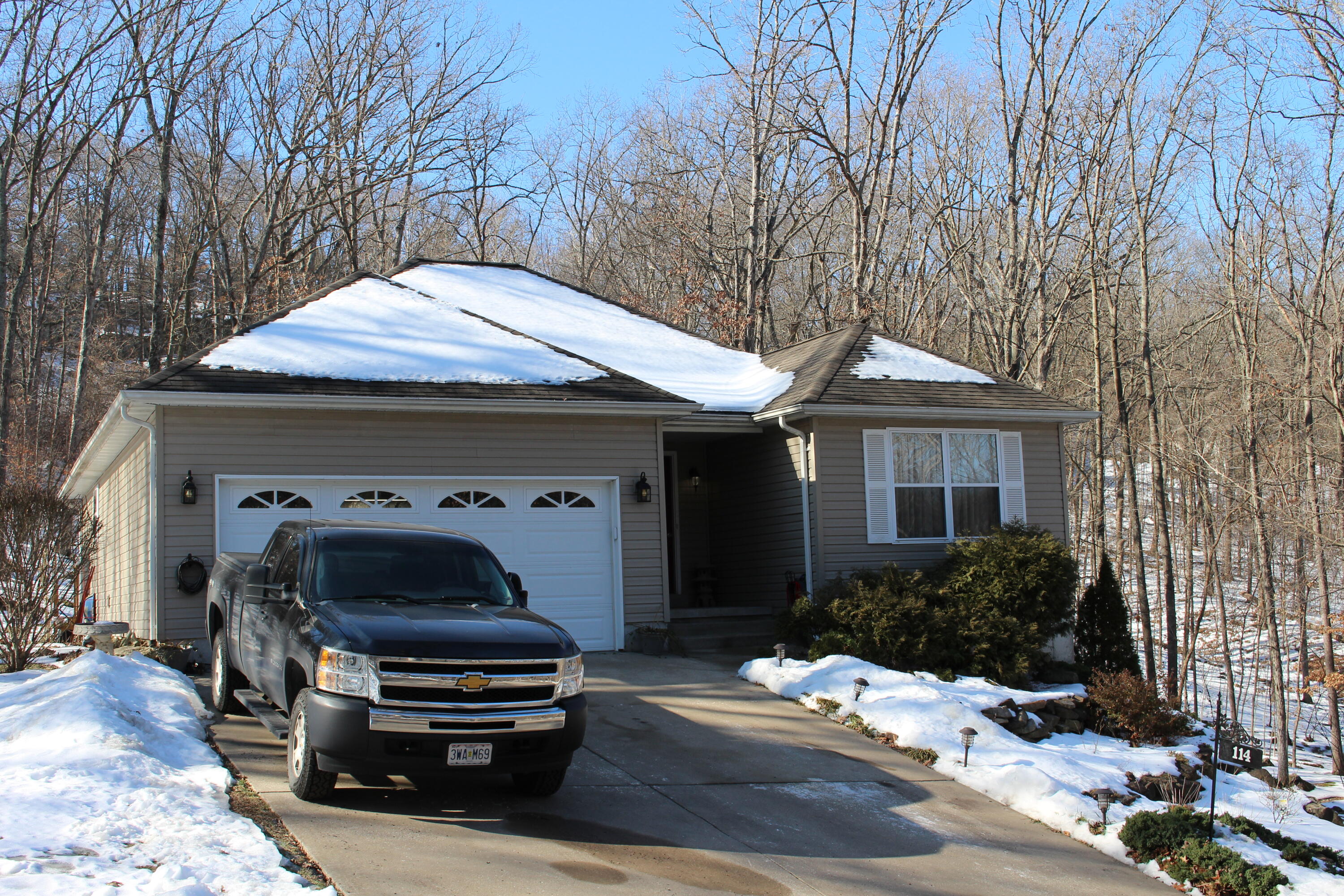 114 Black Oak Dr Property Photo