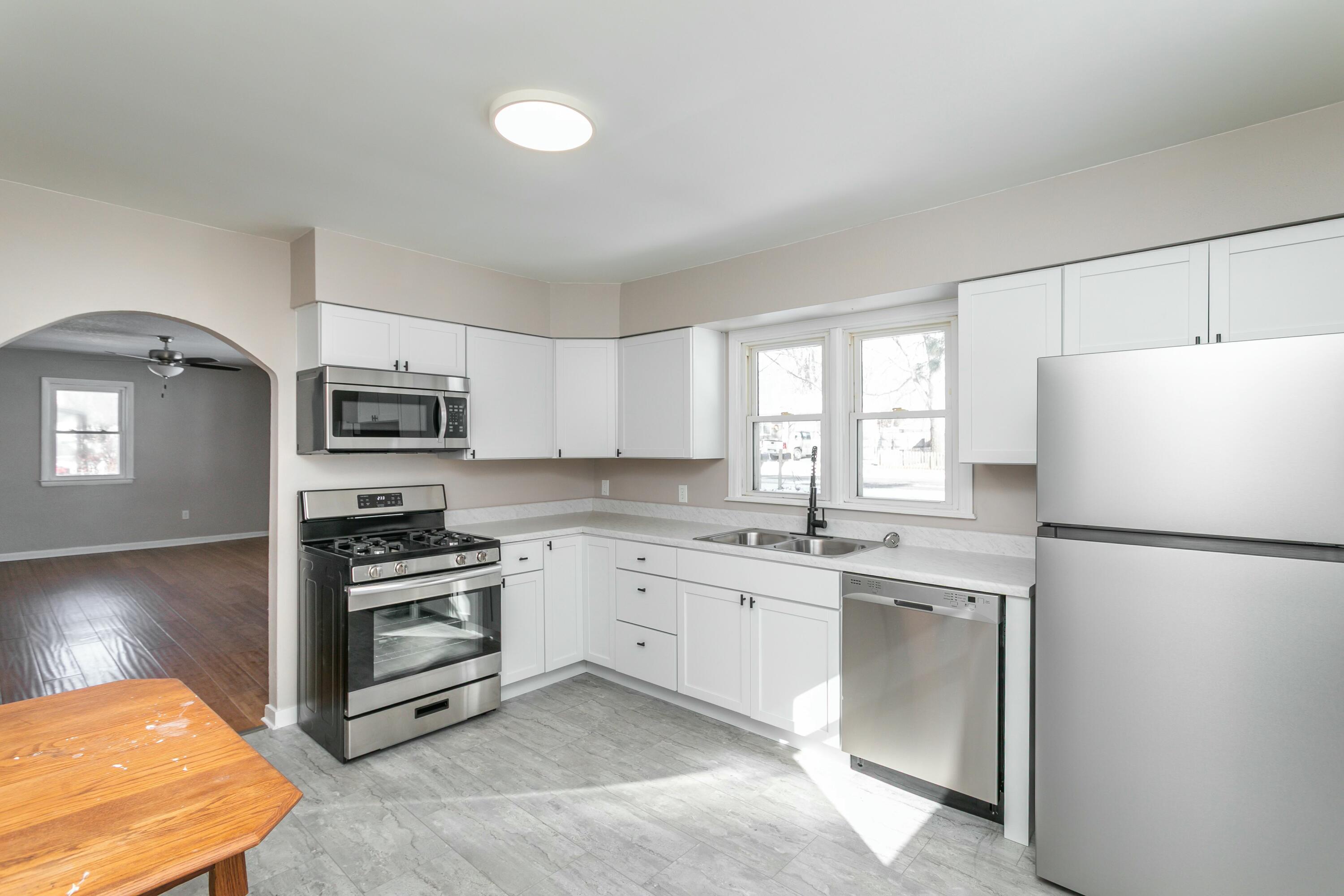 203 Hudson Ave Property Photo 8