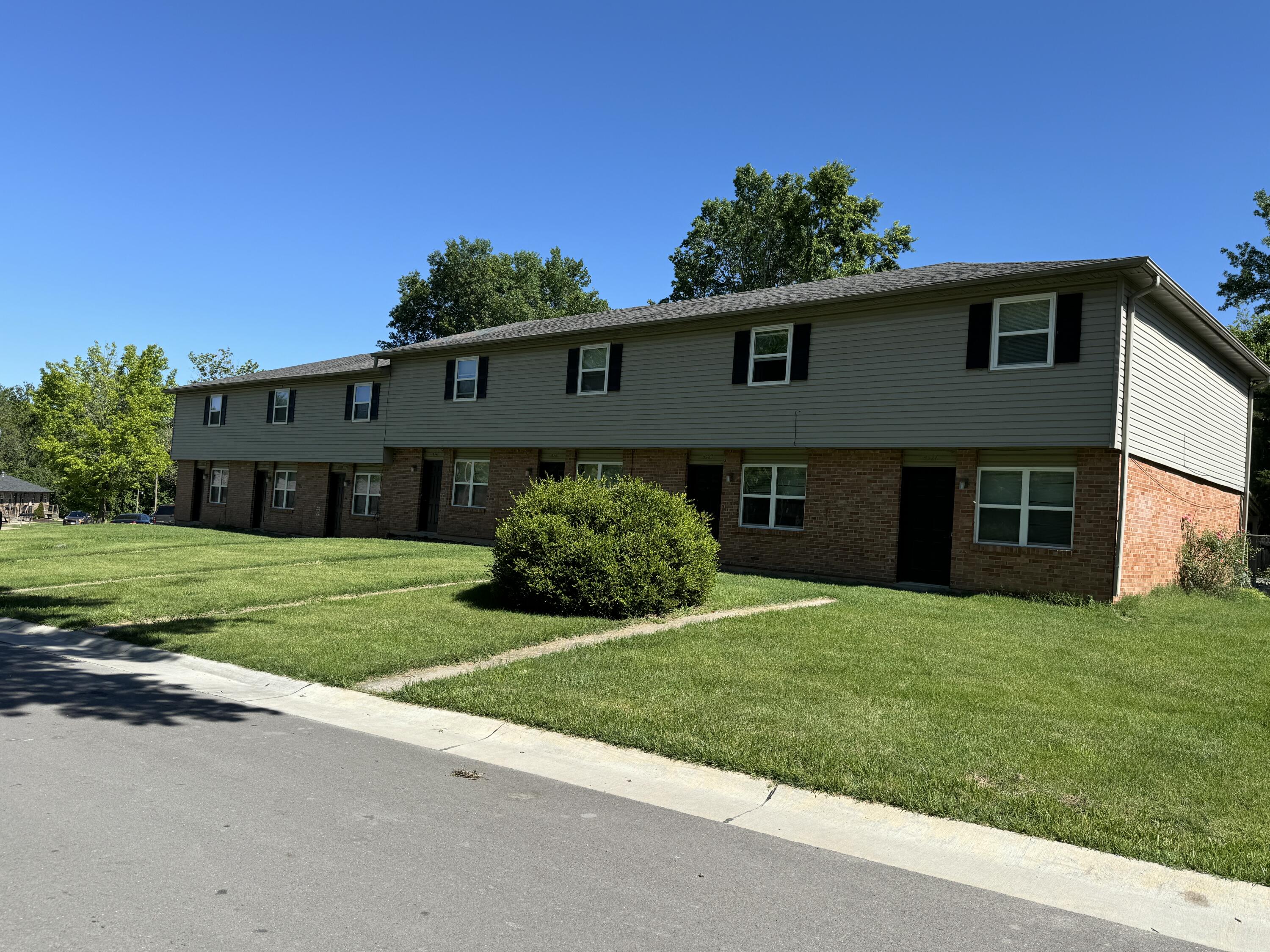 4521-4533 W Bellview Dr Property Photo