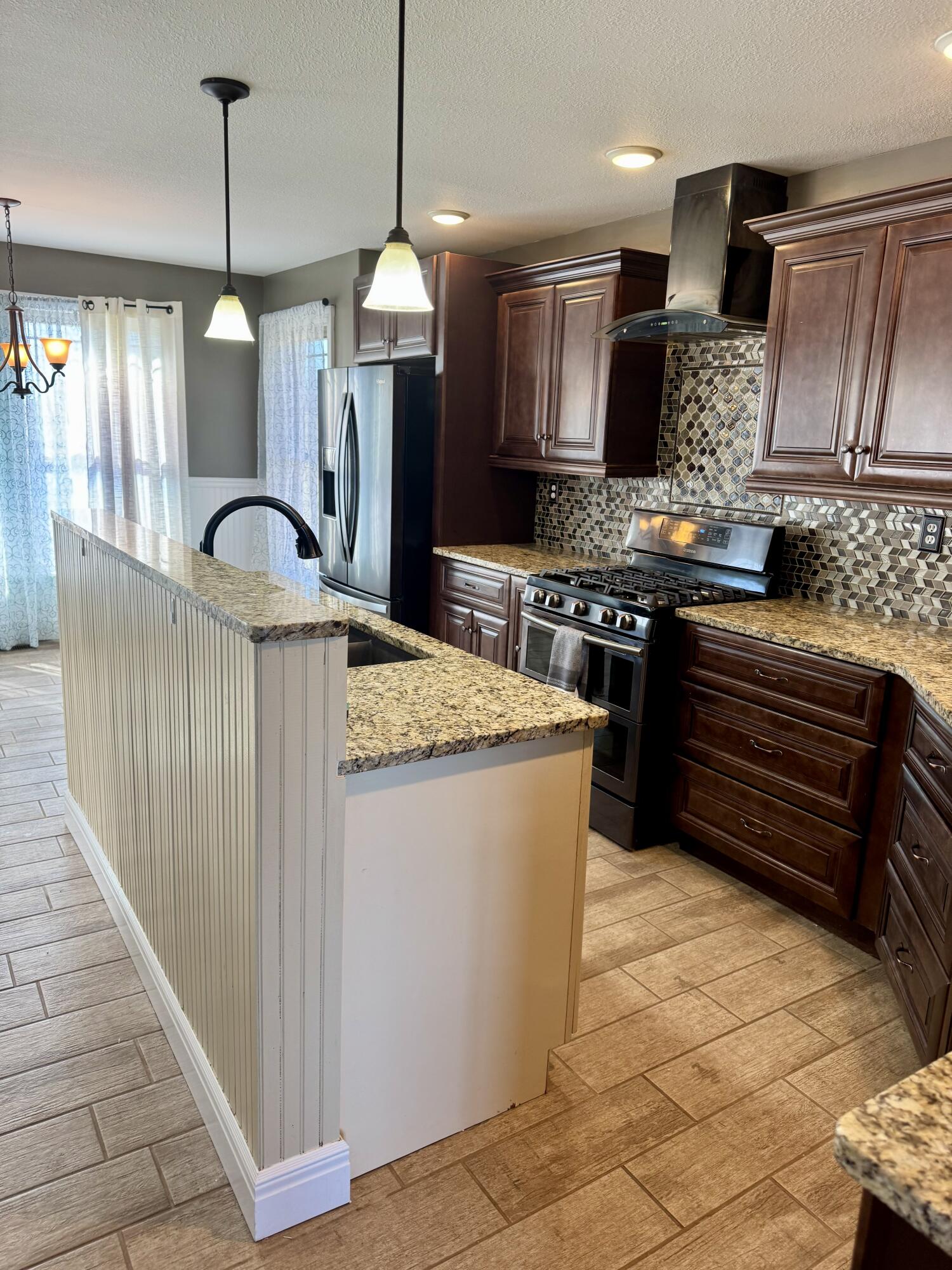 13923 Santa Fe Rd Property Photo 8