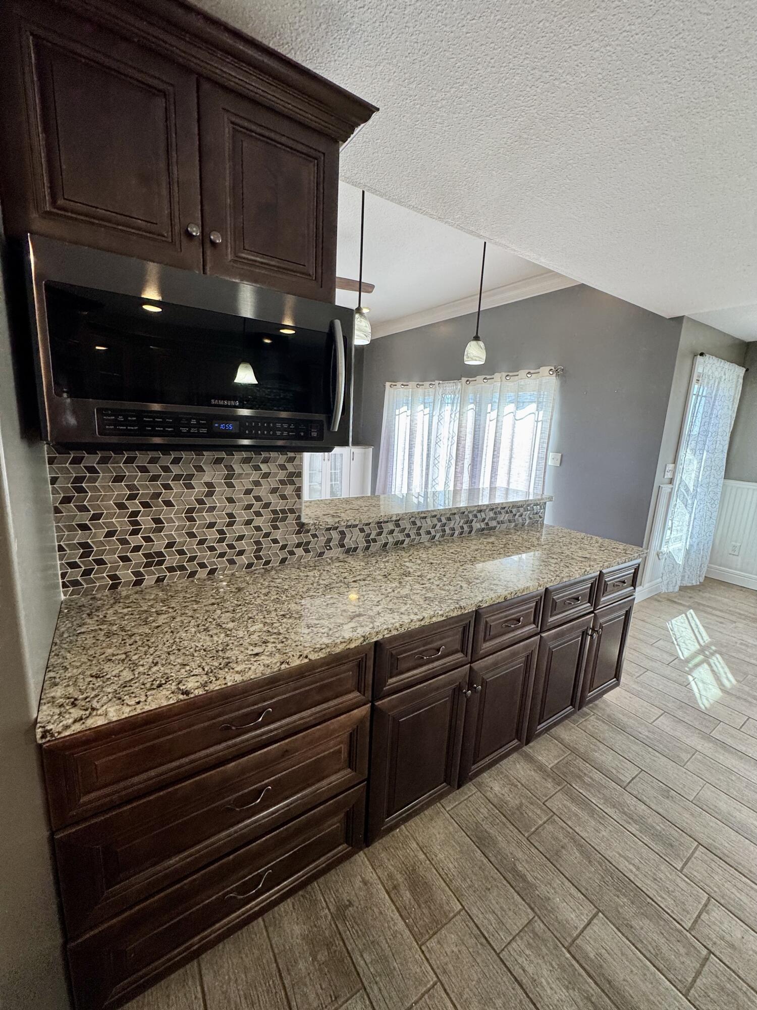 13923 Santa Fe Rd Property Photo 9
