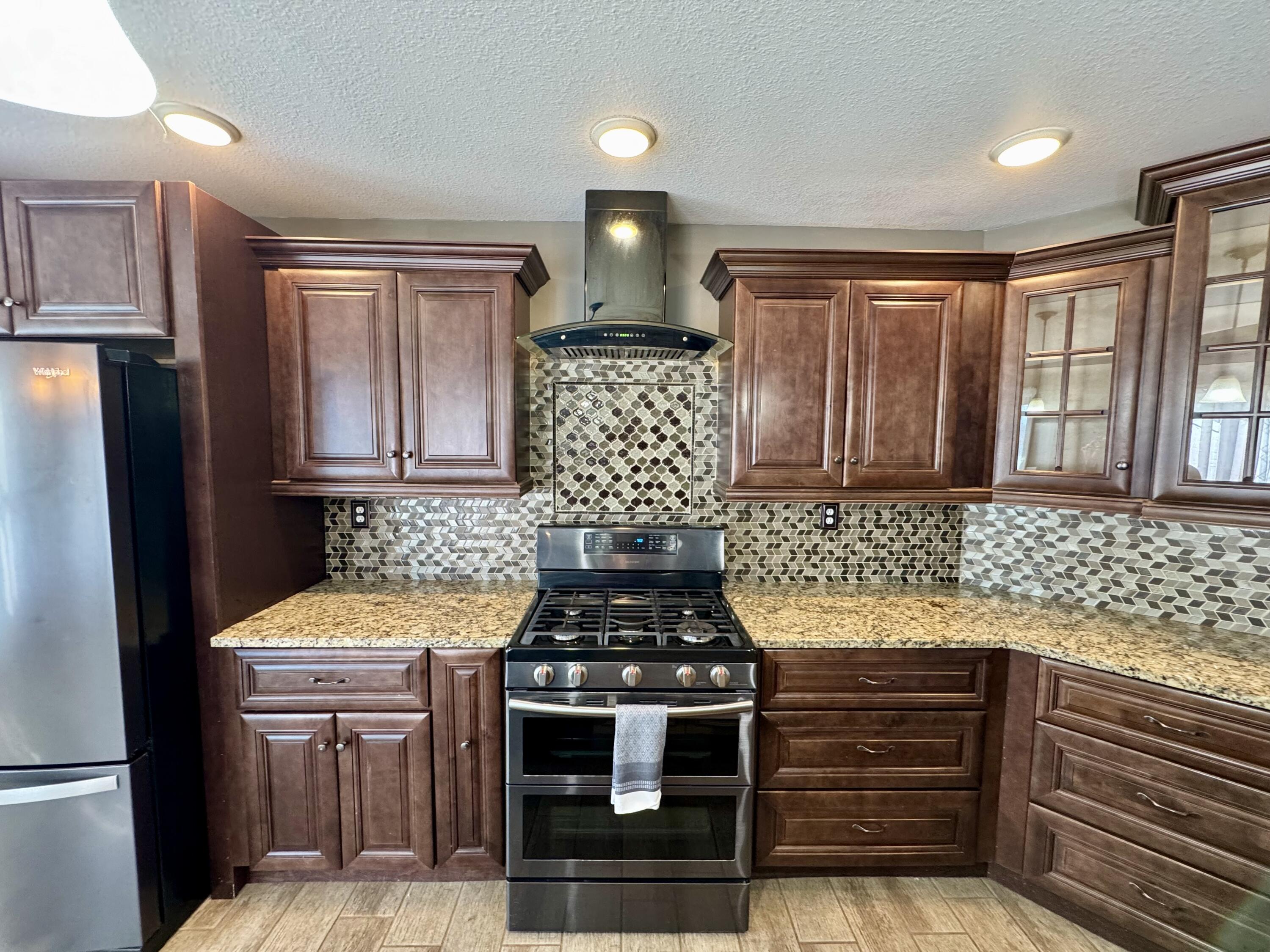 13923 Santa Fe Rd Property Photo 12