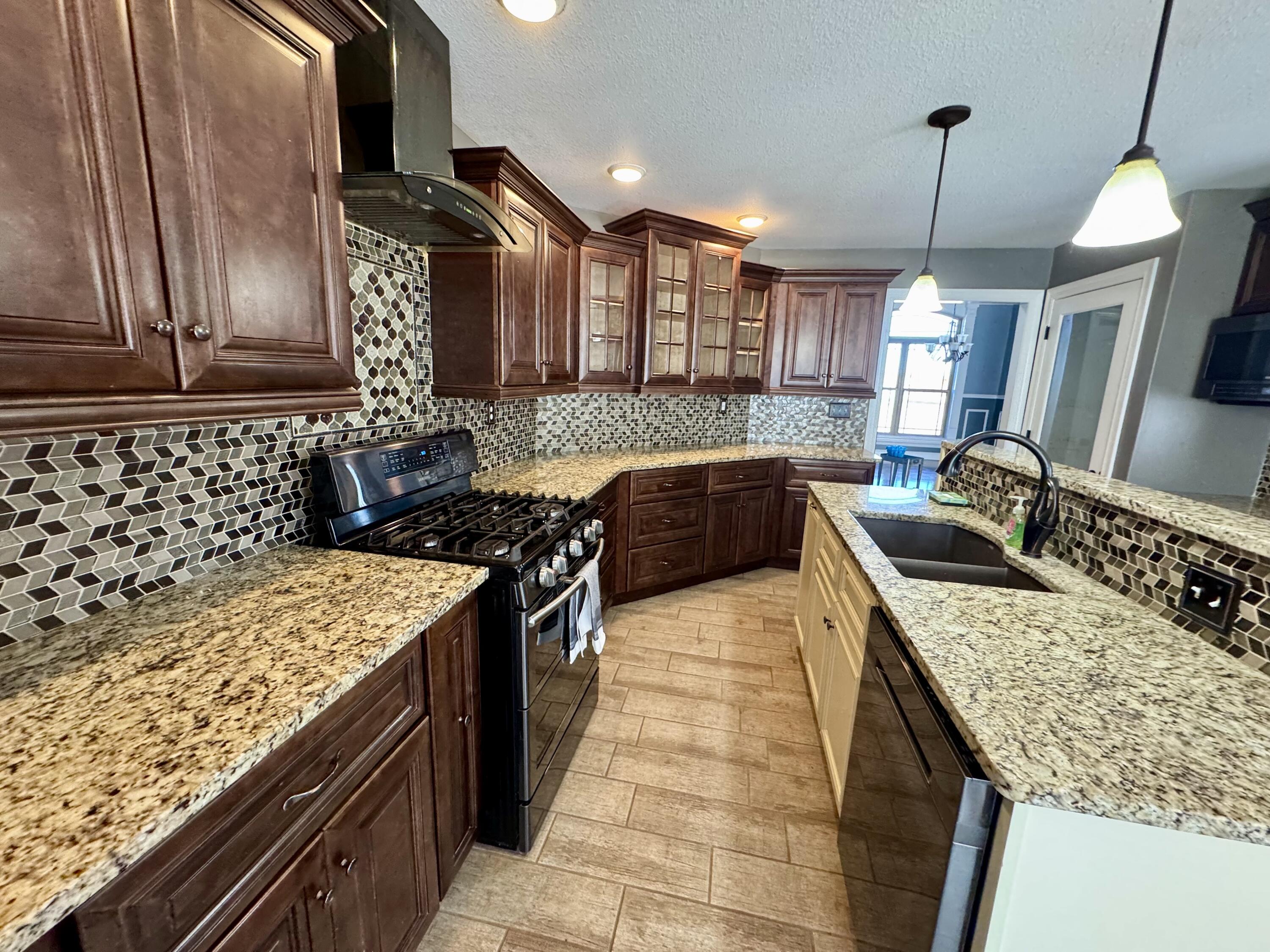 13923 Santa Fe Rd Property Photo 13