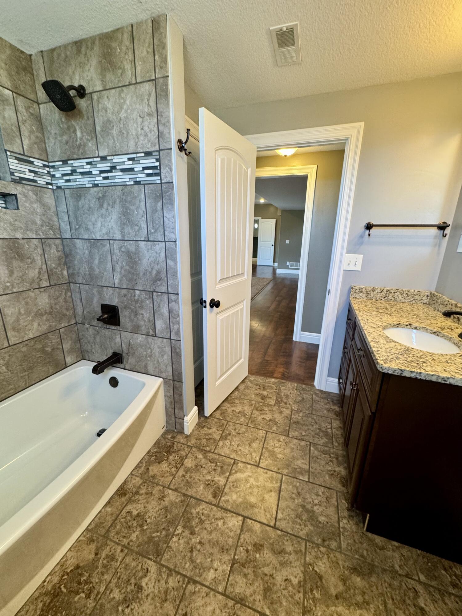 13923 Santa Fe Rd Property Photo 31