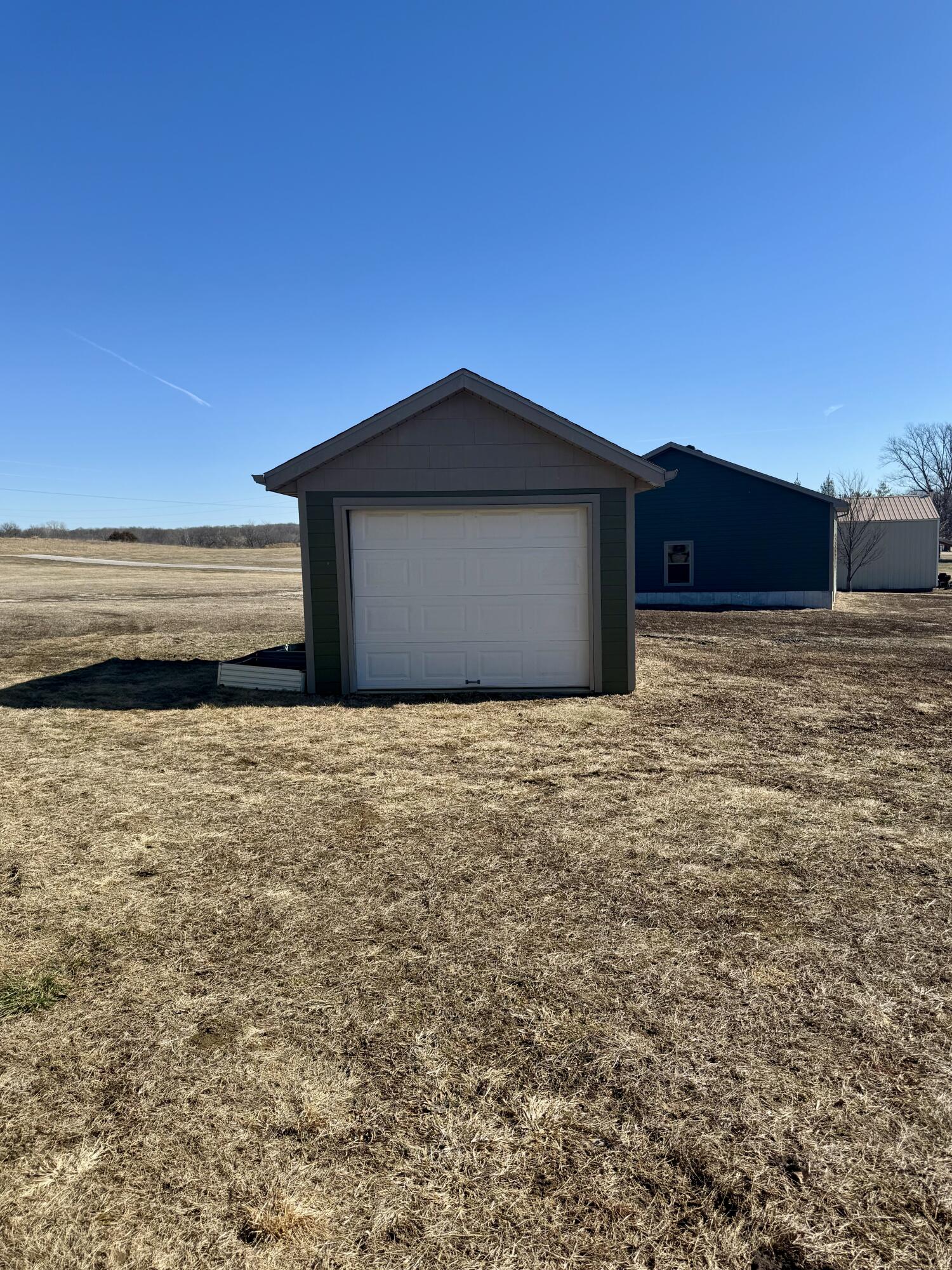 13923 Santa Fe Rd Property Photo 48
