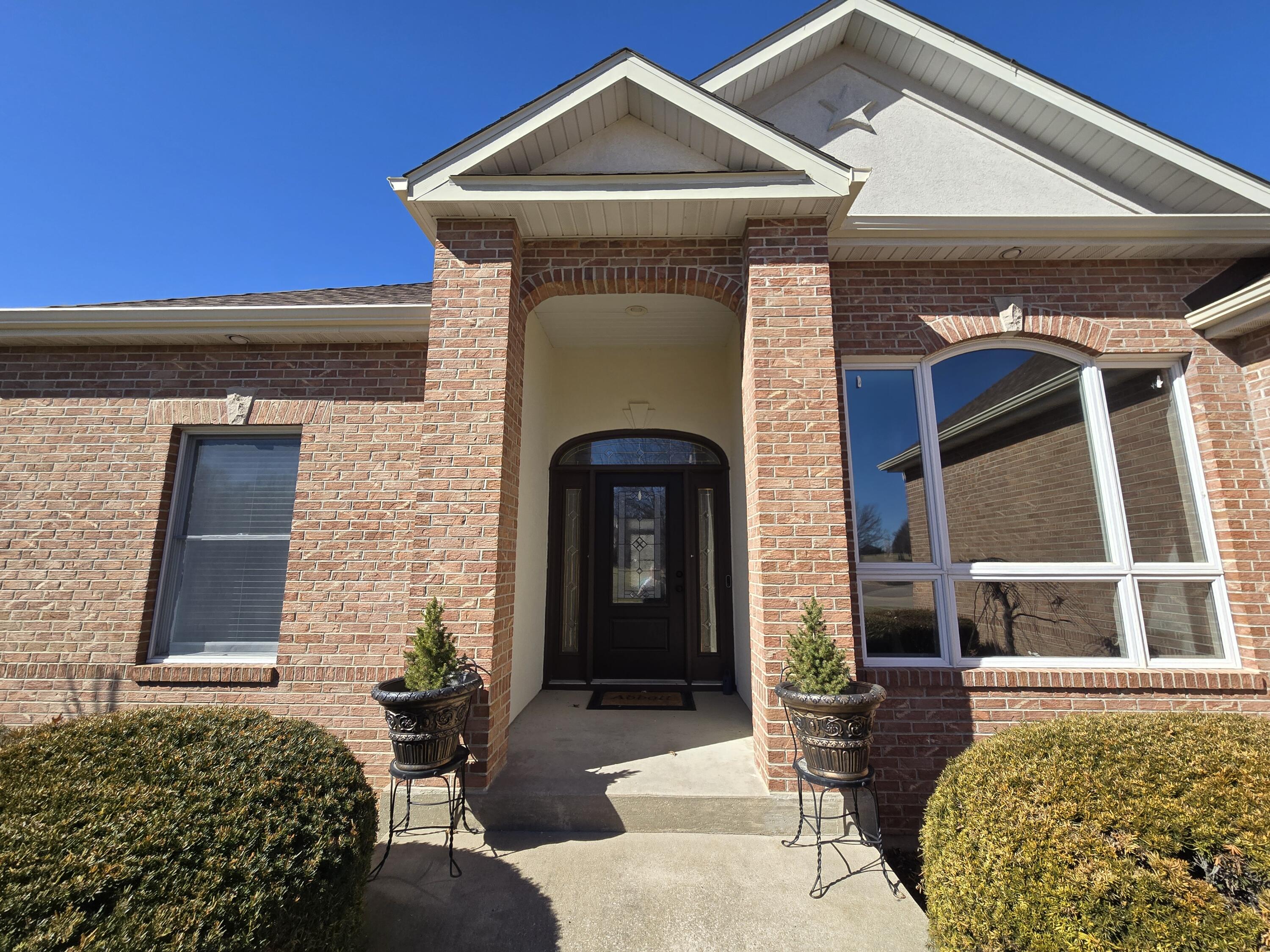 2101 N Whitewater Dr Property Photo 2