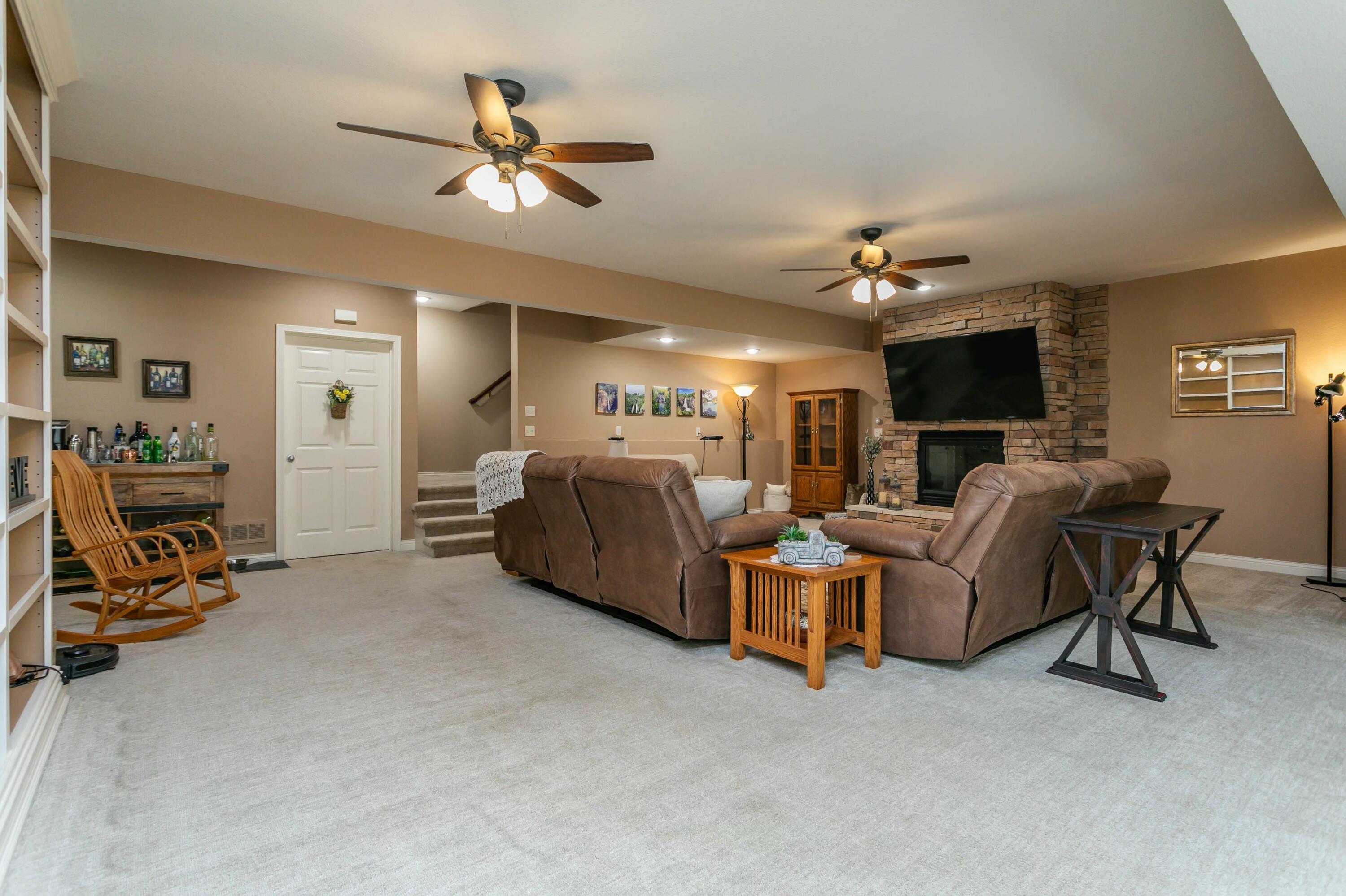 2101 N Whitewater Dr Property Photo 38