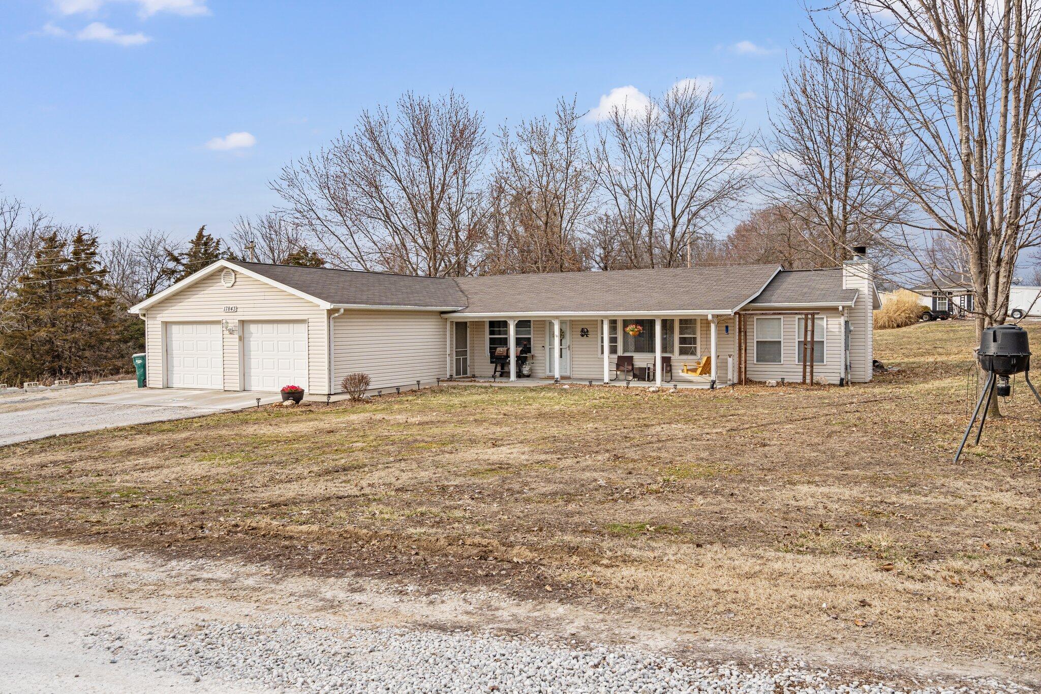 17843 Stewart Dr Property Photo 1