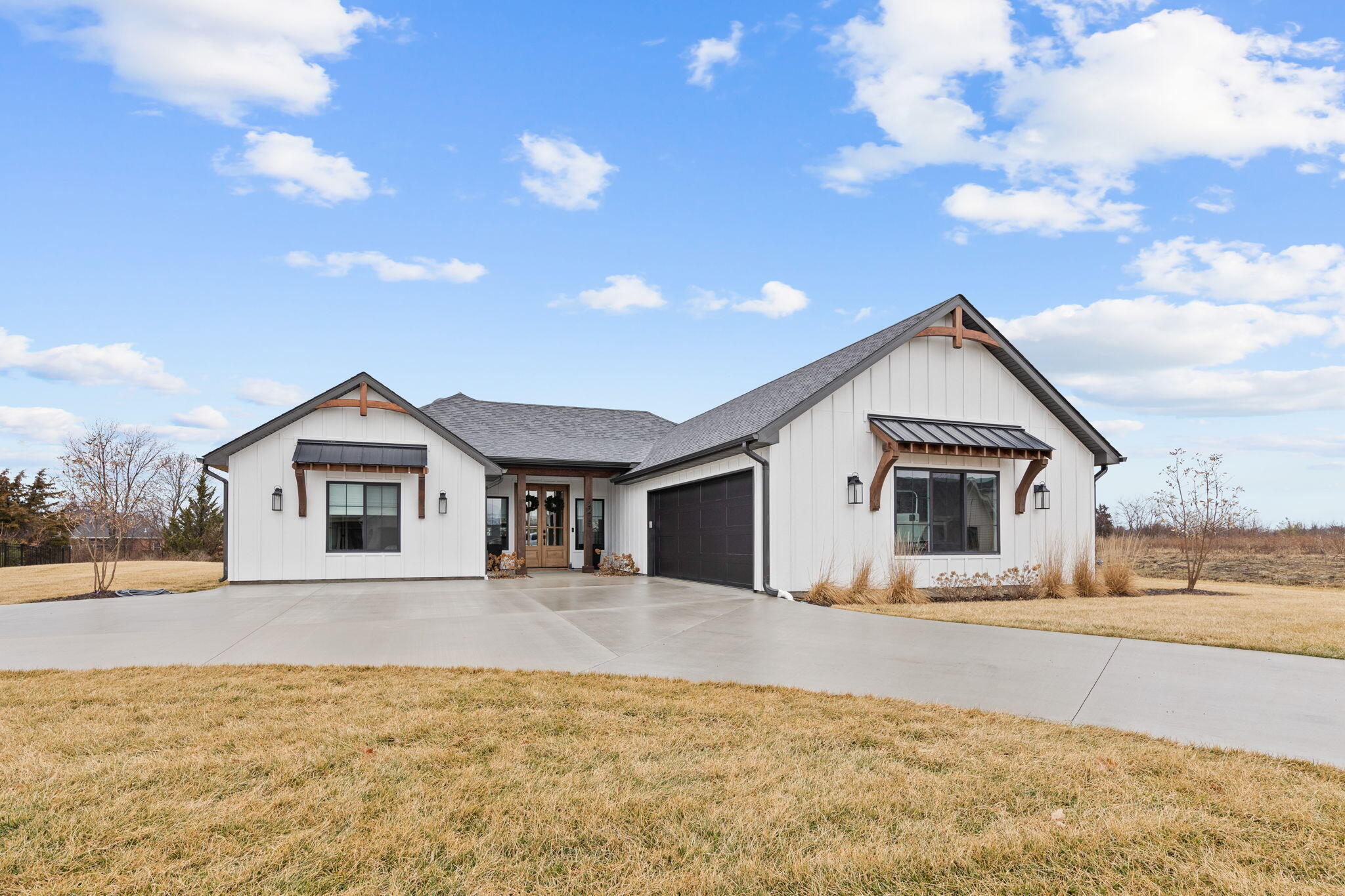 2215 N Federal Dr Property Photo