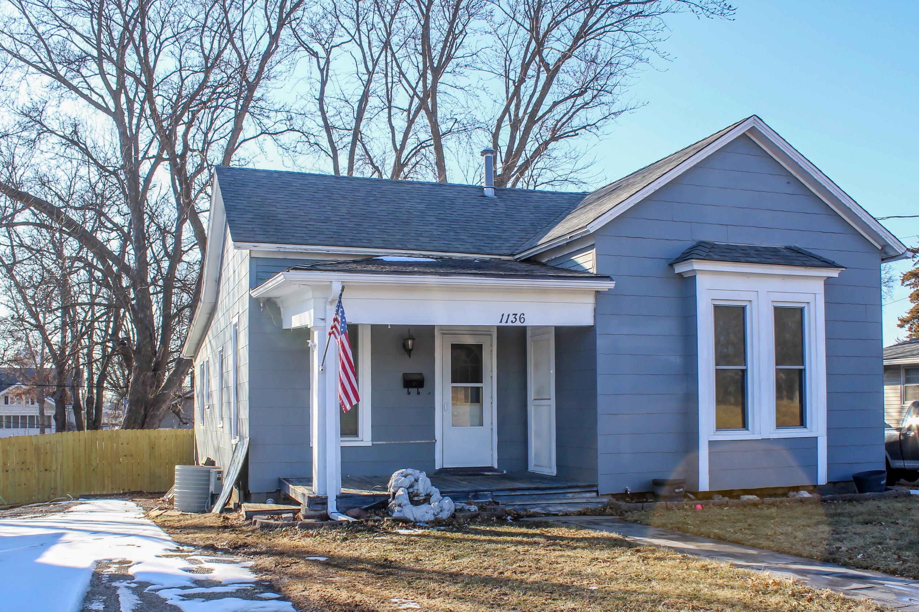 1136 ELM ST Property Photo 1