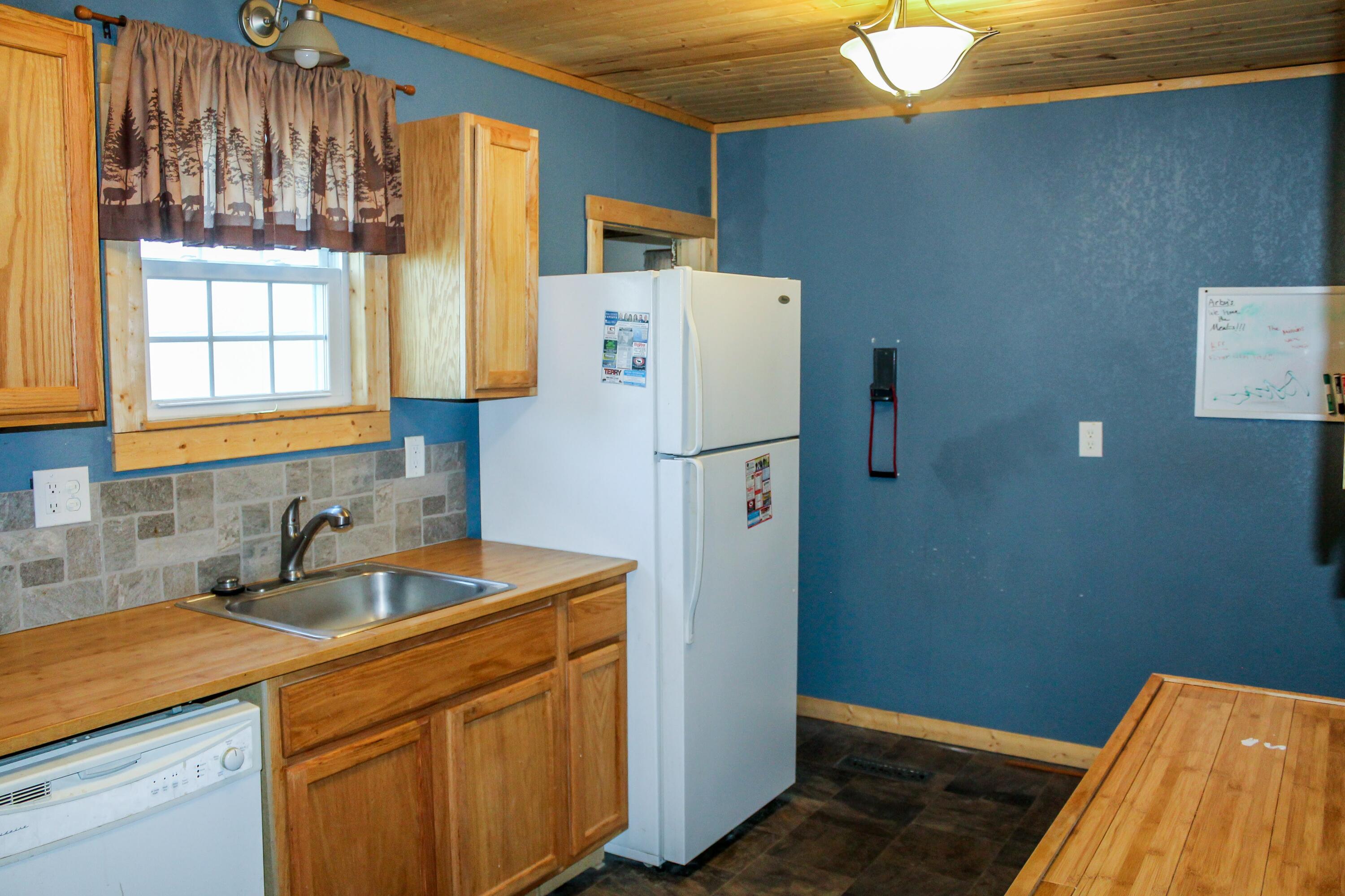 1136 Elm St Property Photo 4