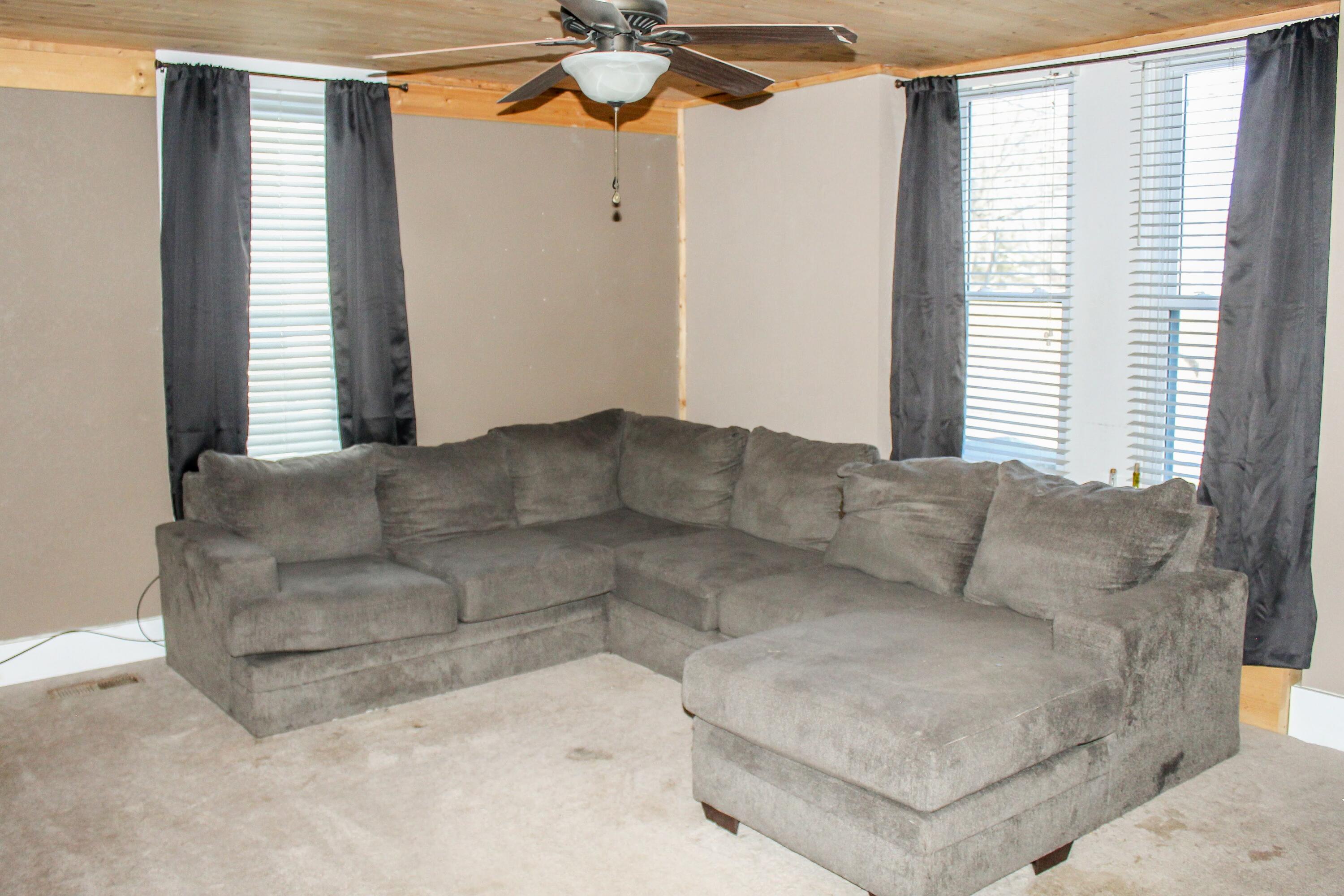 1136 Elm St Property Photo 7