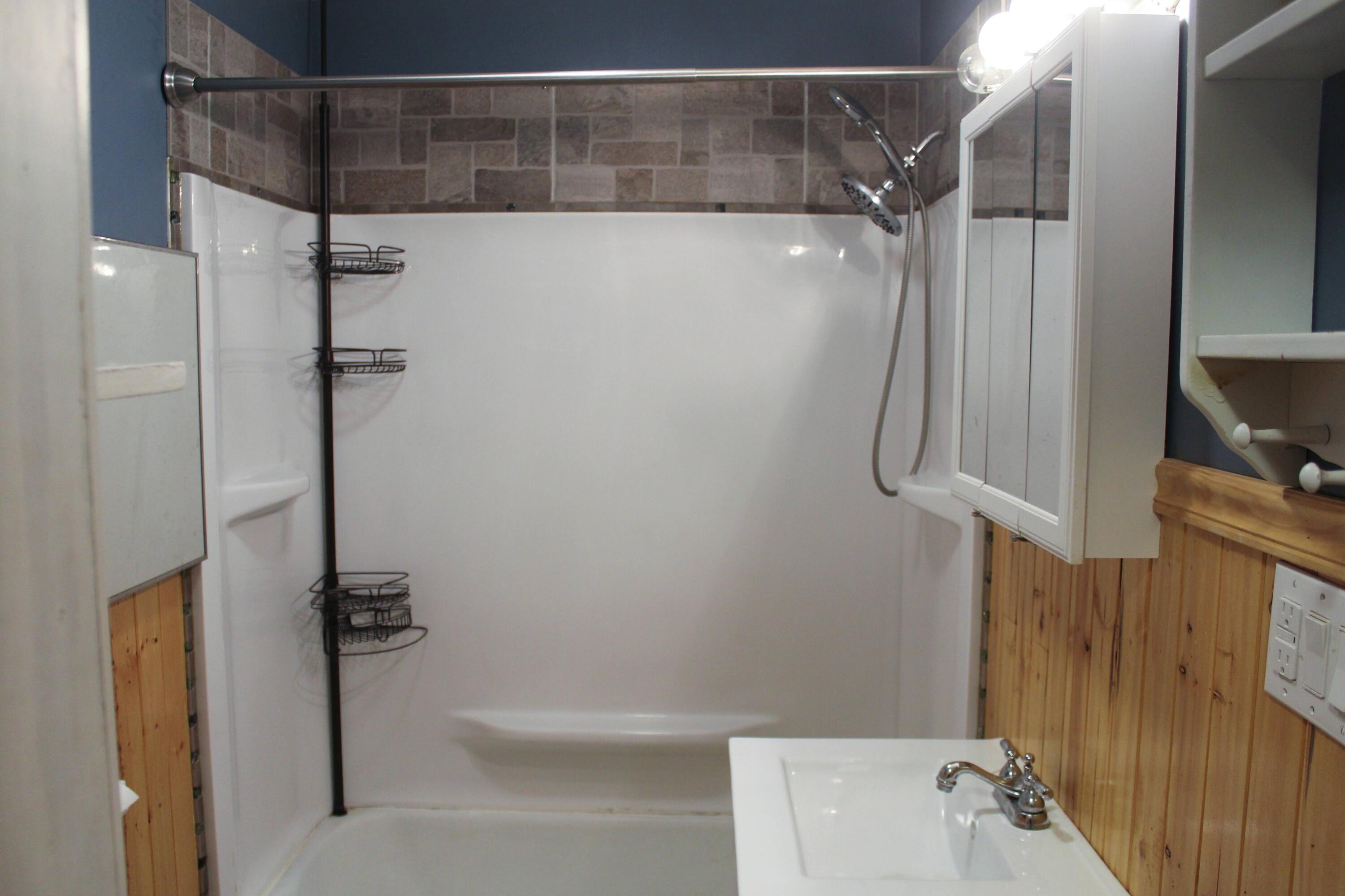 1136 Elm St Property Photo 9