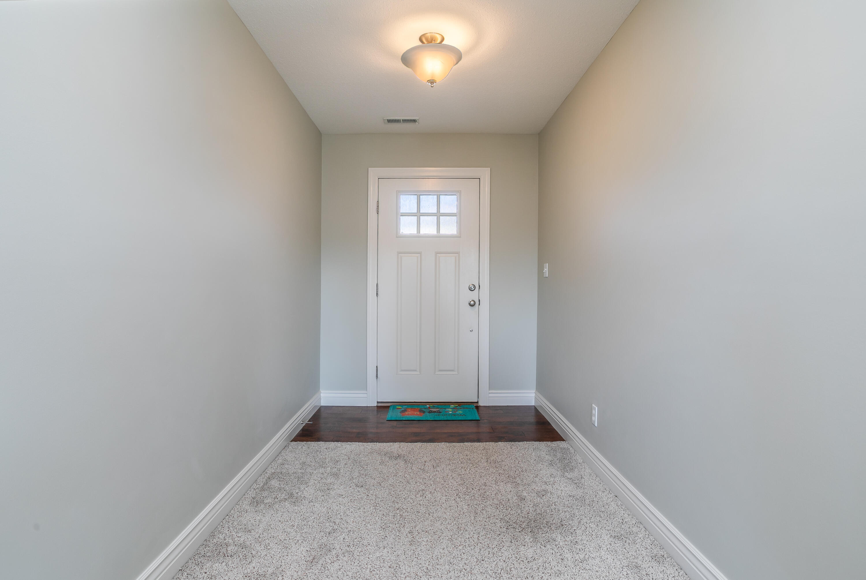 5906 Abbey Ln Property Photo 3