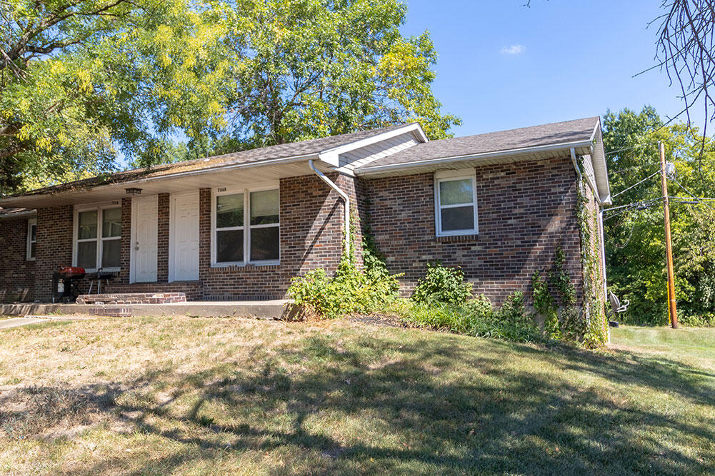 706 Demaret Dr, B Property Photo