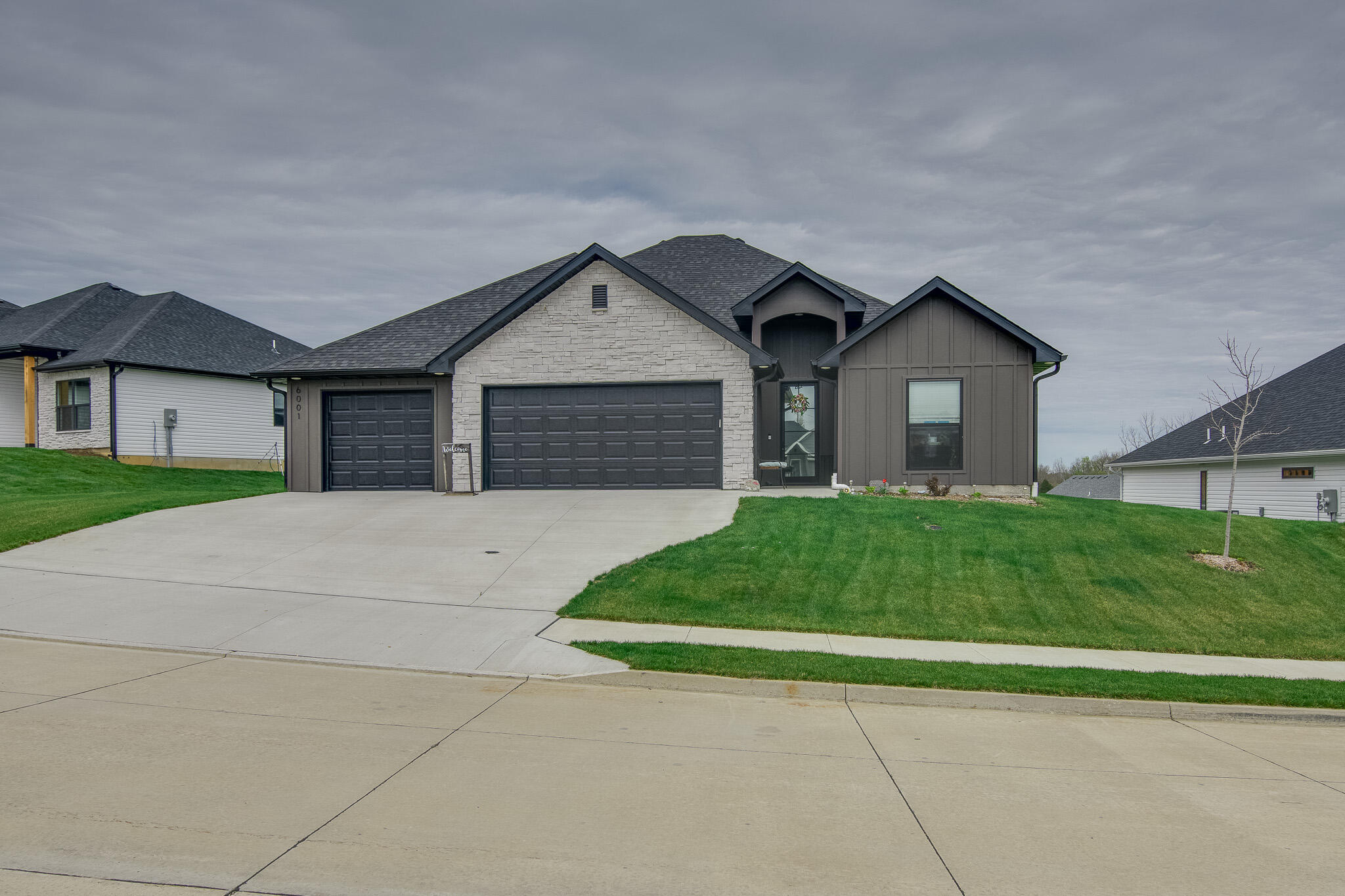 6001 W Tamarack Property Photo