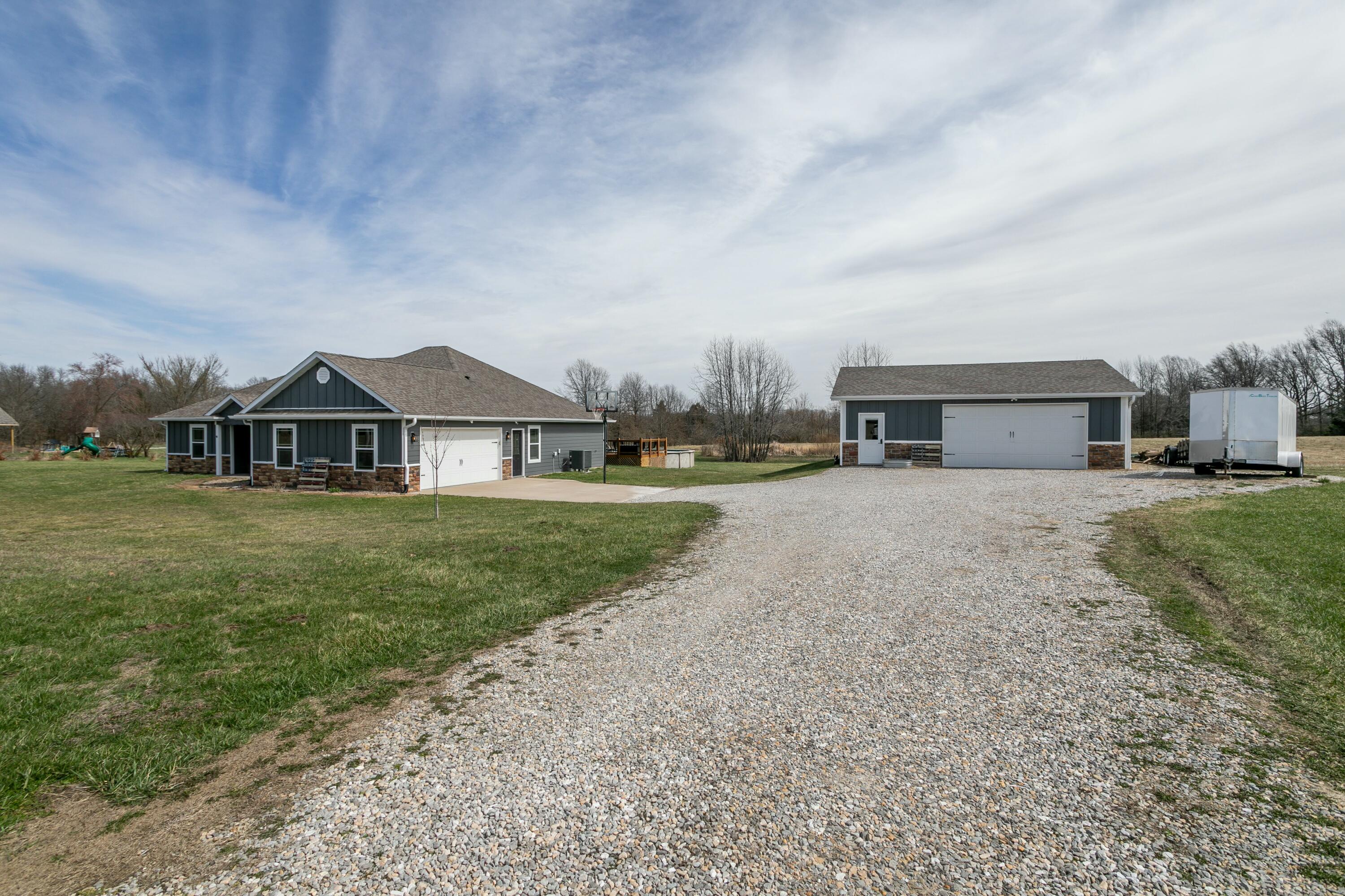 16300 N Route U Property Photo 3