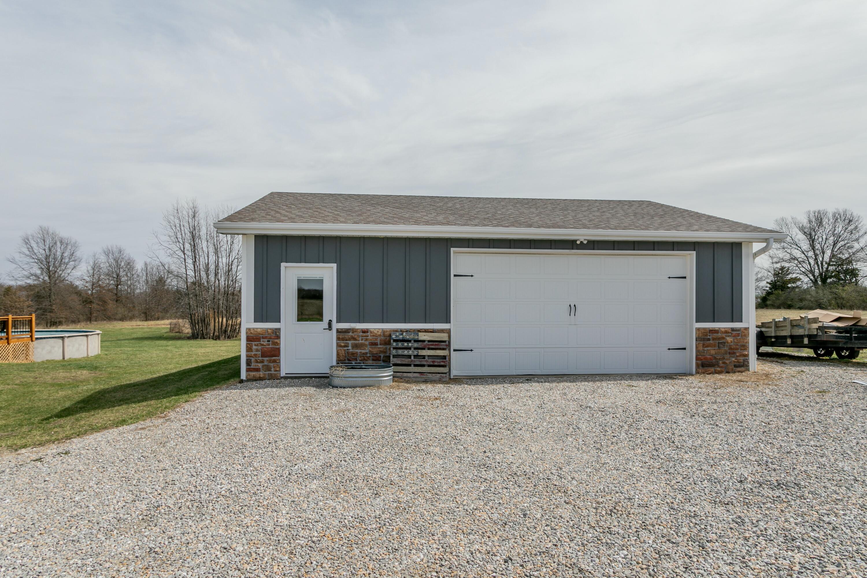 16300 N Route U Property Photo 4