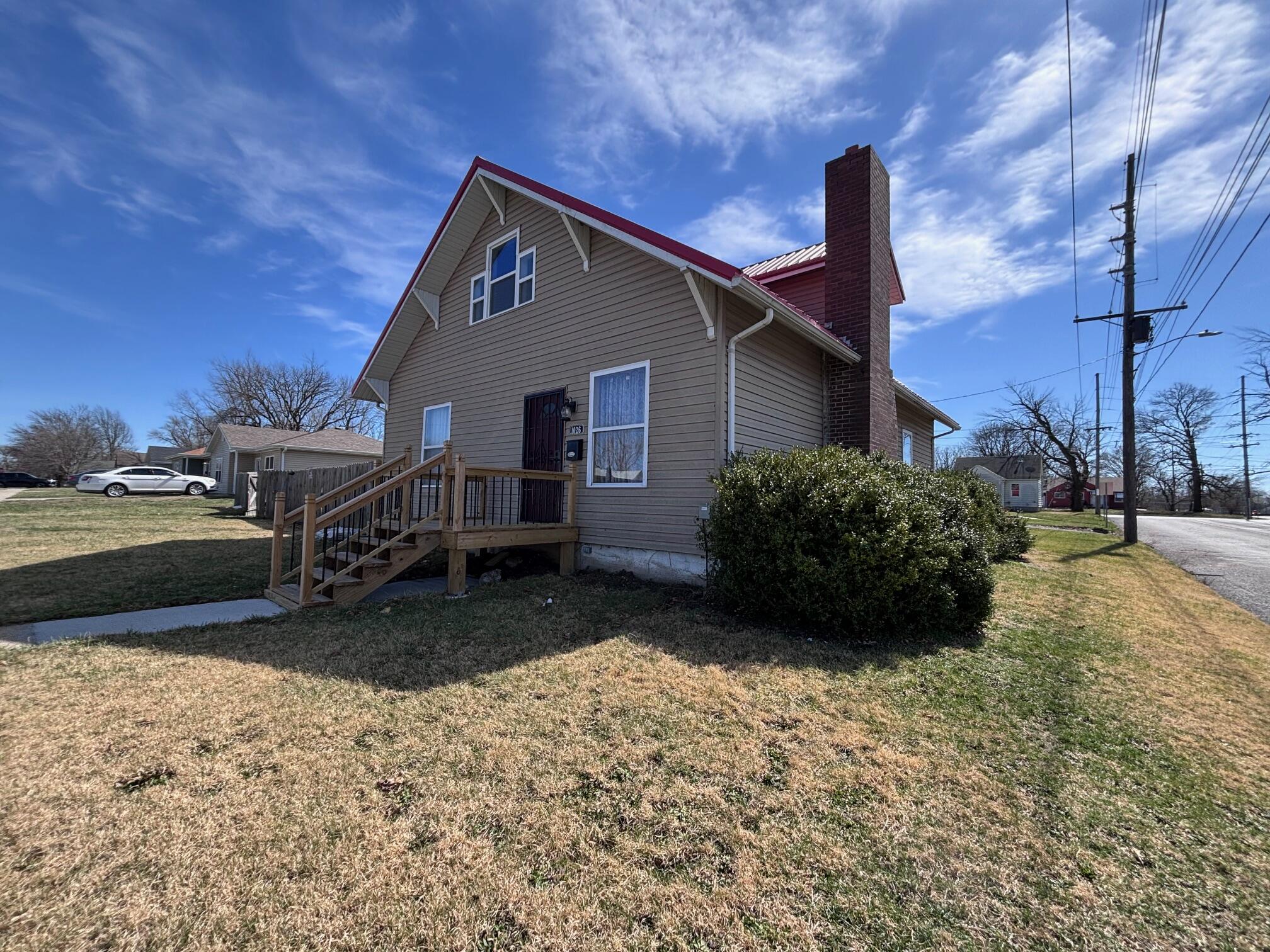 1026 Emmons St Property Photo