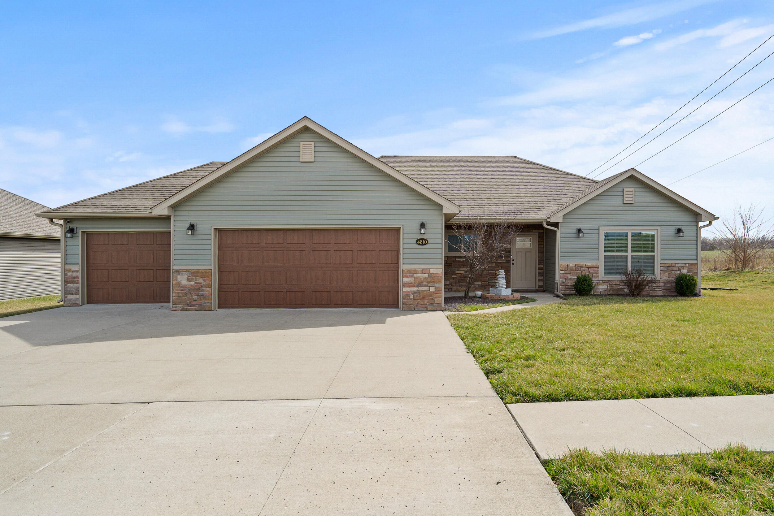 4810 E Liberty Ln Property Photo 1