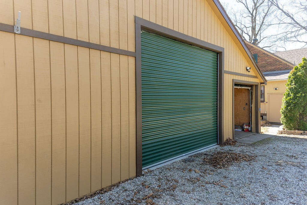 208 Boonville Rd Property Photo 4