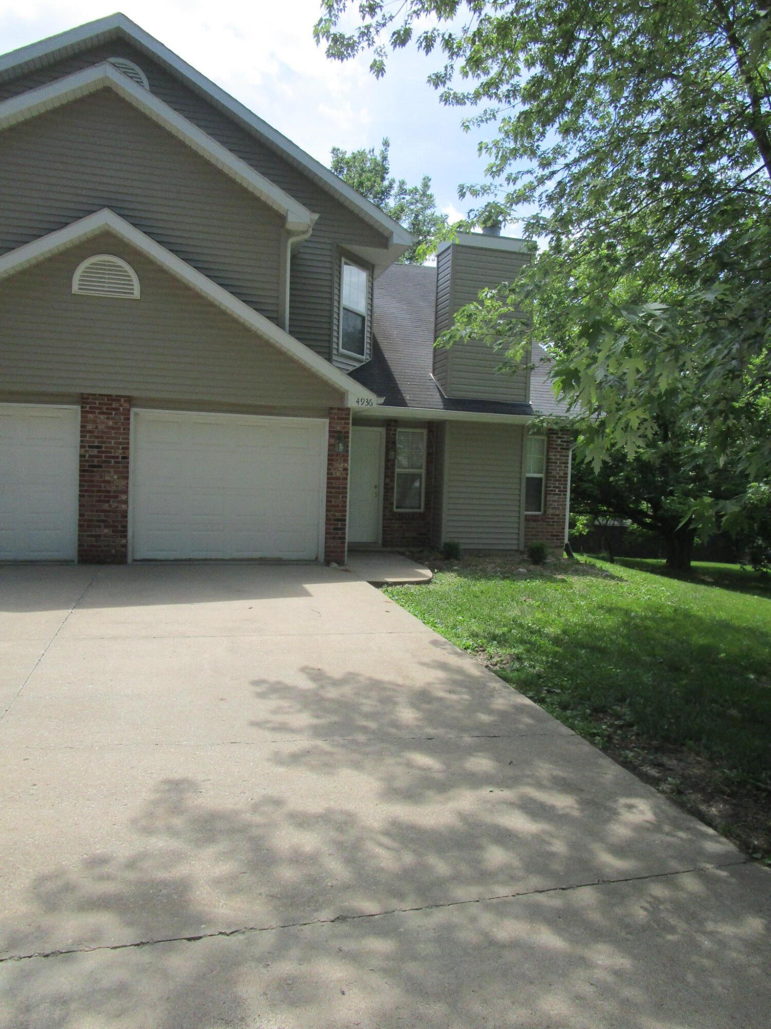 4936 W Millbrook Dr Property Photo