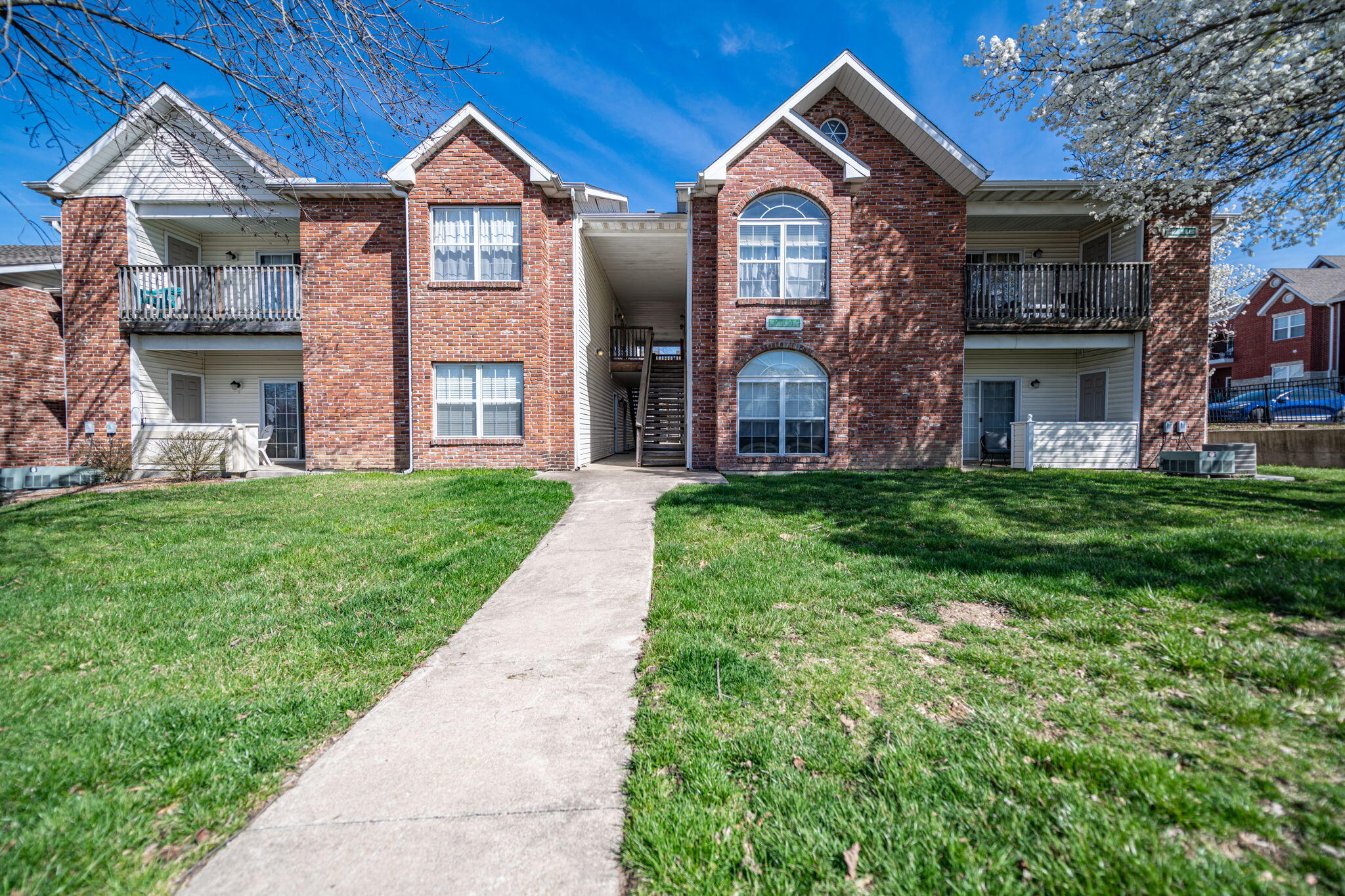 21 N Cedar Lake, 201 Property Photo