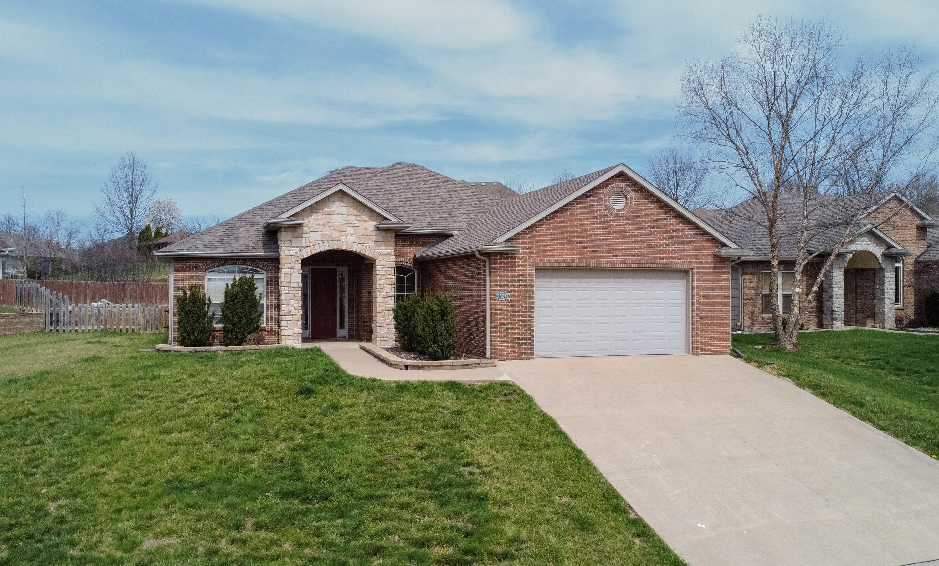 2507 LONGVIEW DR Picture