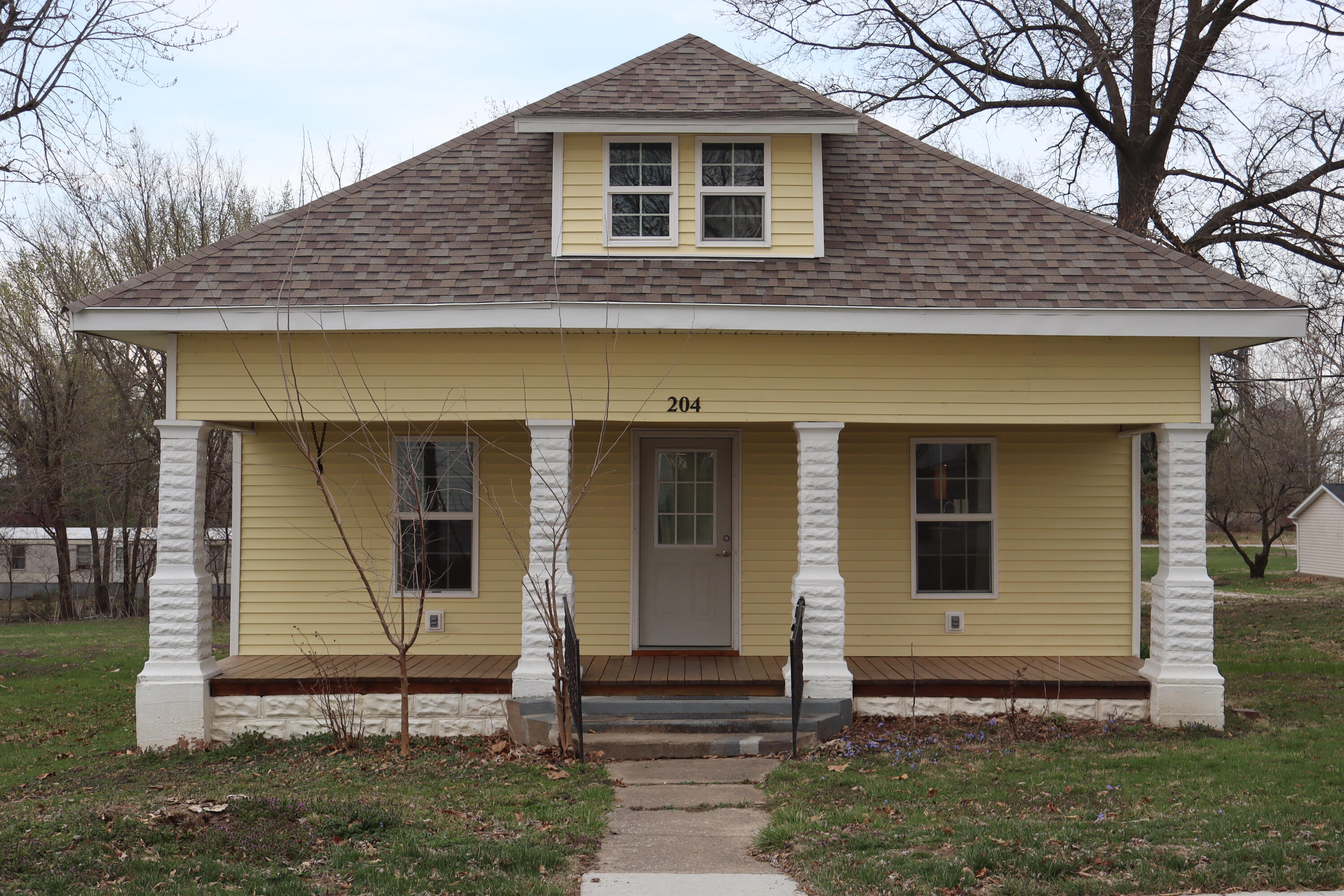 Armstrong Real Estate Listings Main Image