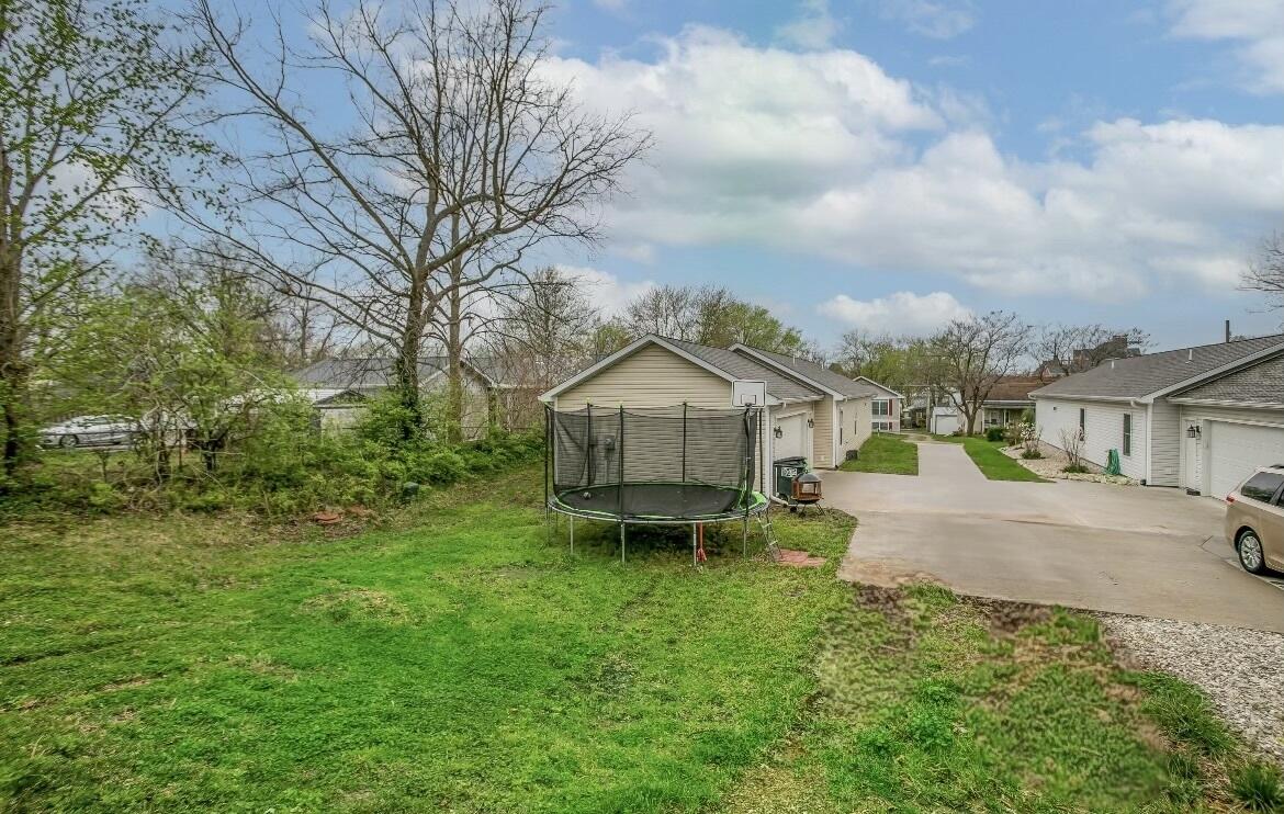 706 Bluff St Property Photo 15
