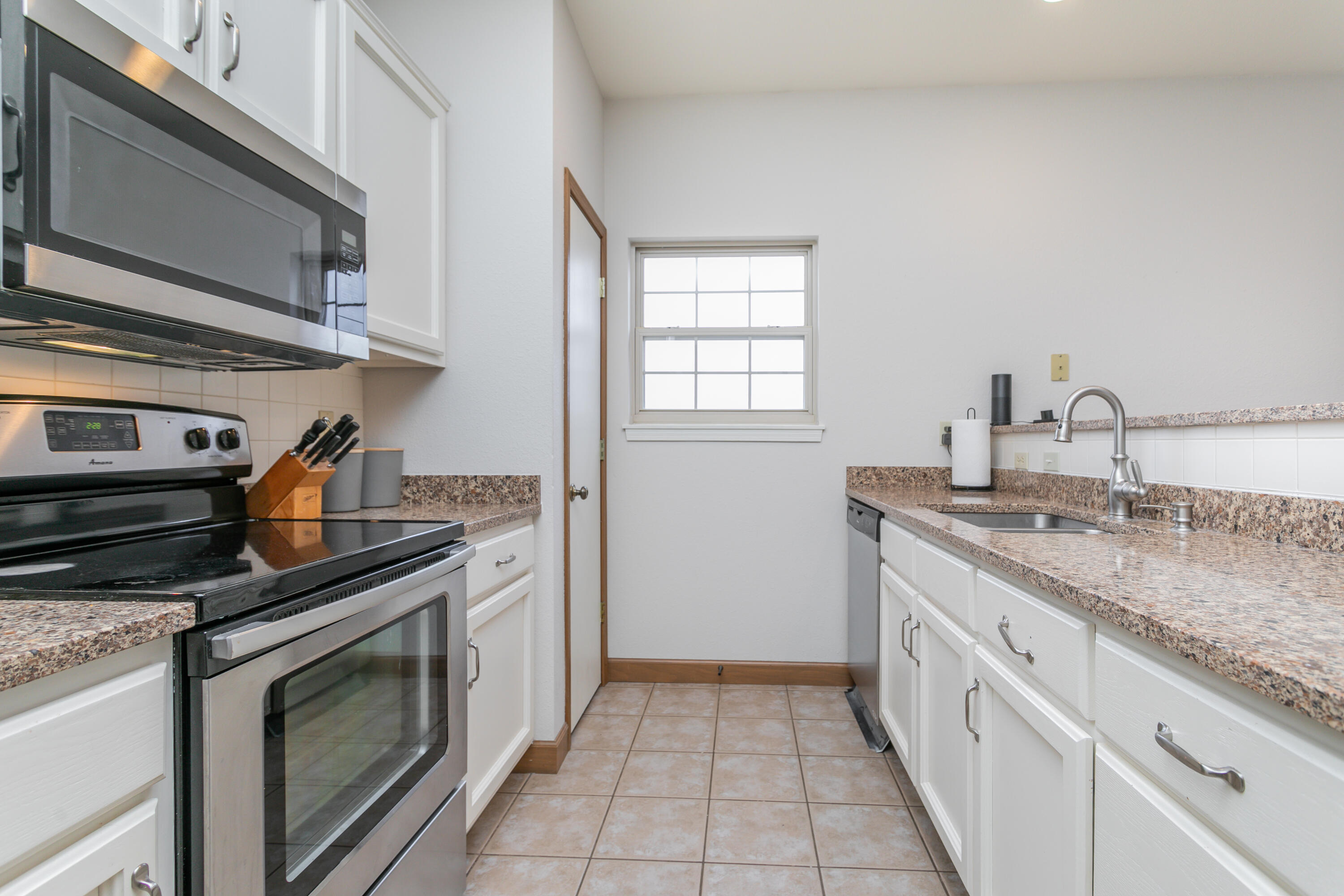 1505 Spiros Dr, C Property Photo 5