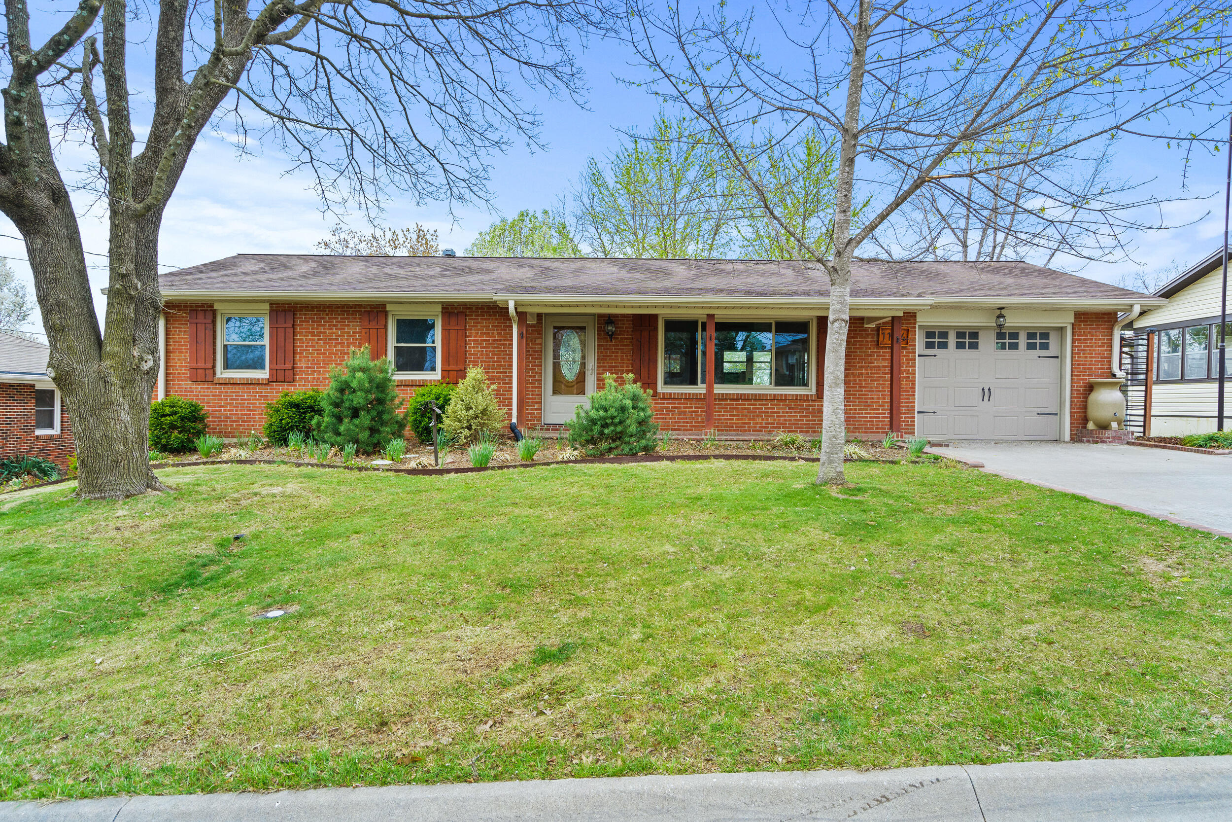 1104 Weyland Rd Property Photo