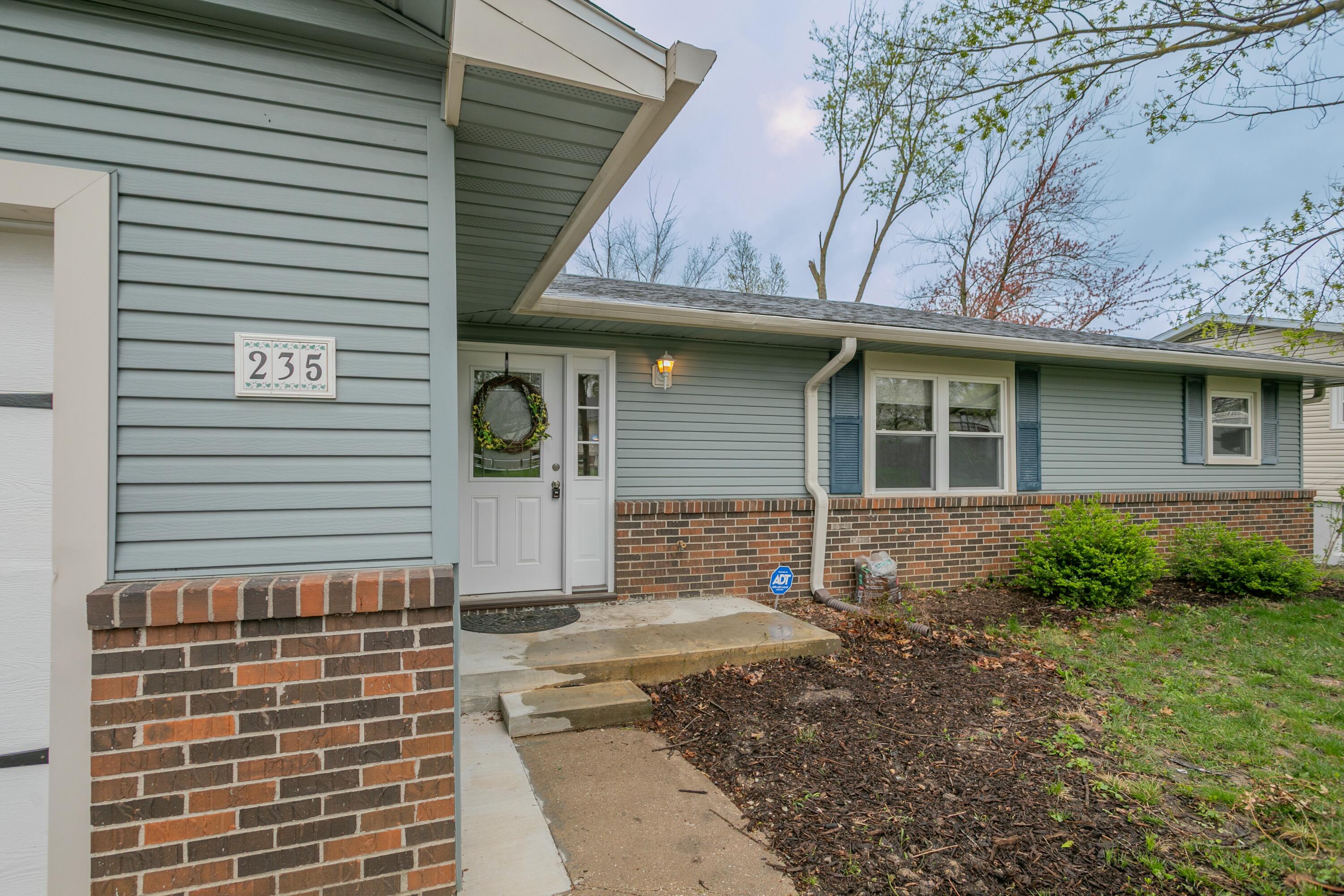 235 Sarazen Dr Property Photo 2
