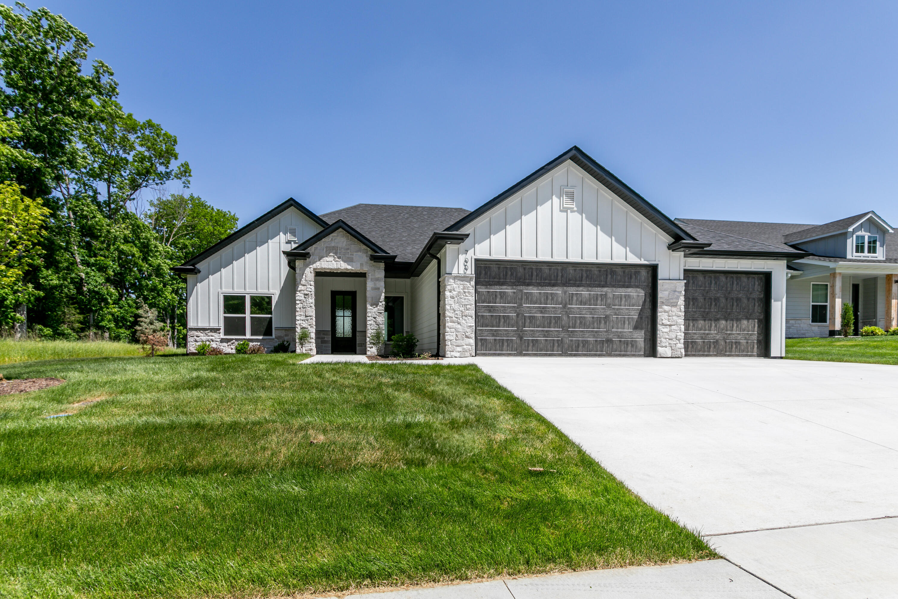 700 Sagemoor Dr Property Photo 1