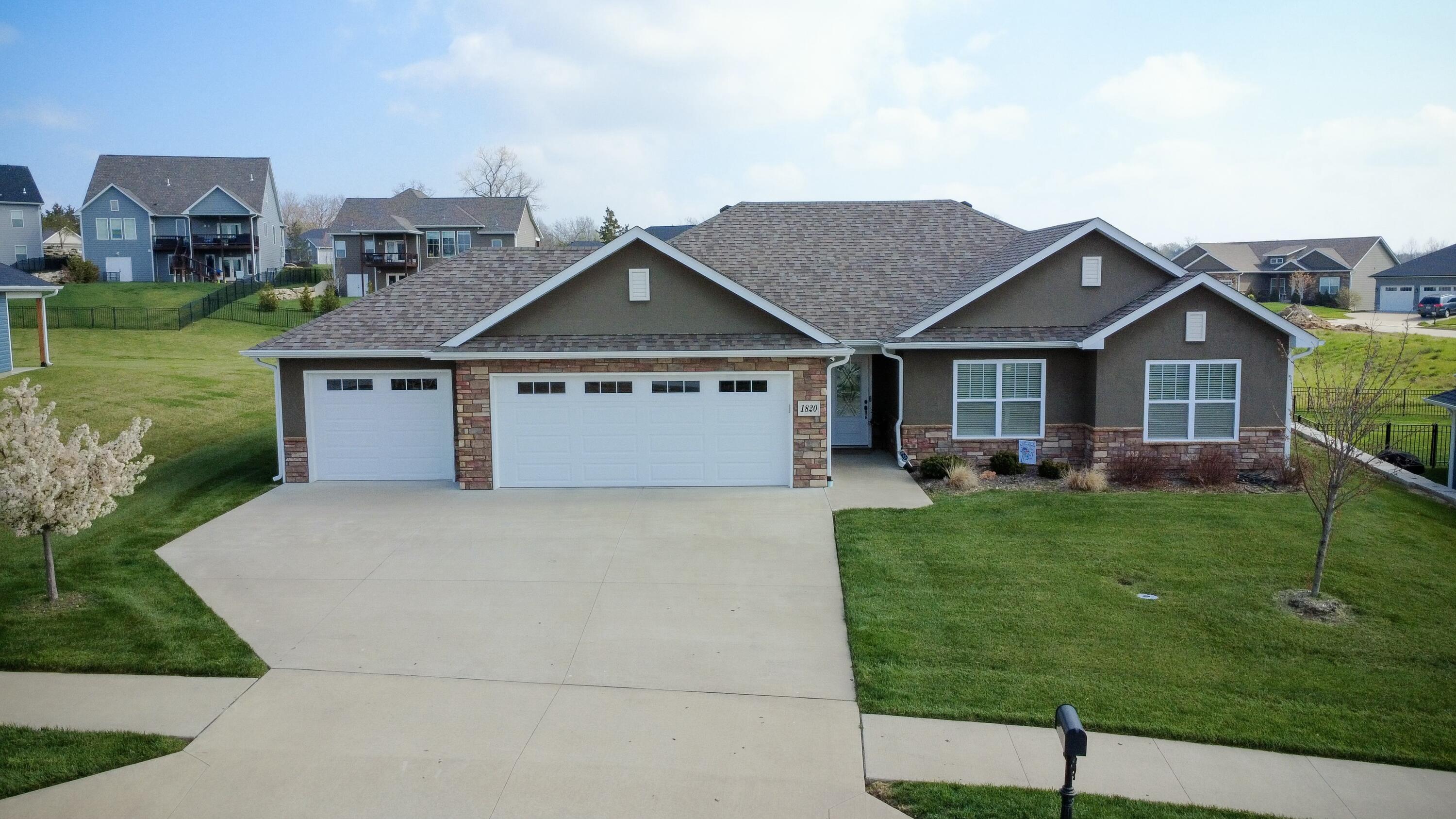 1820 DUMAS DR Picture