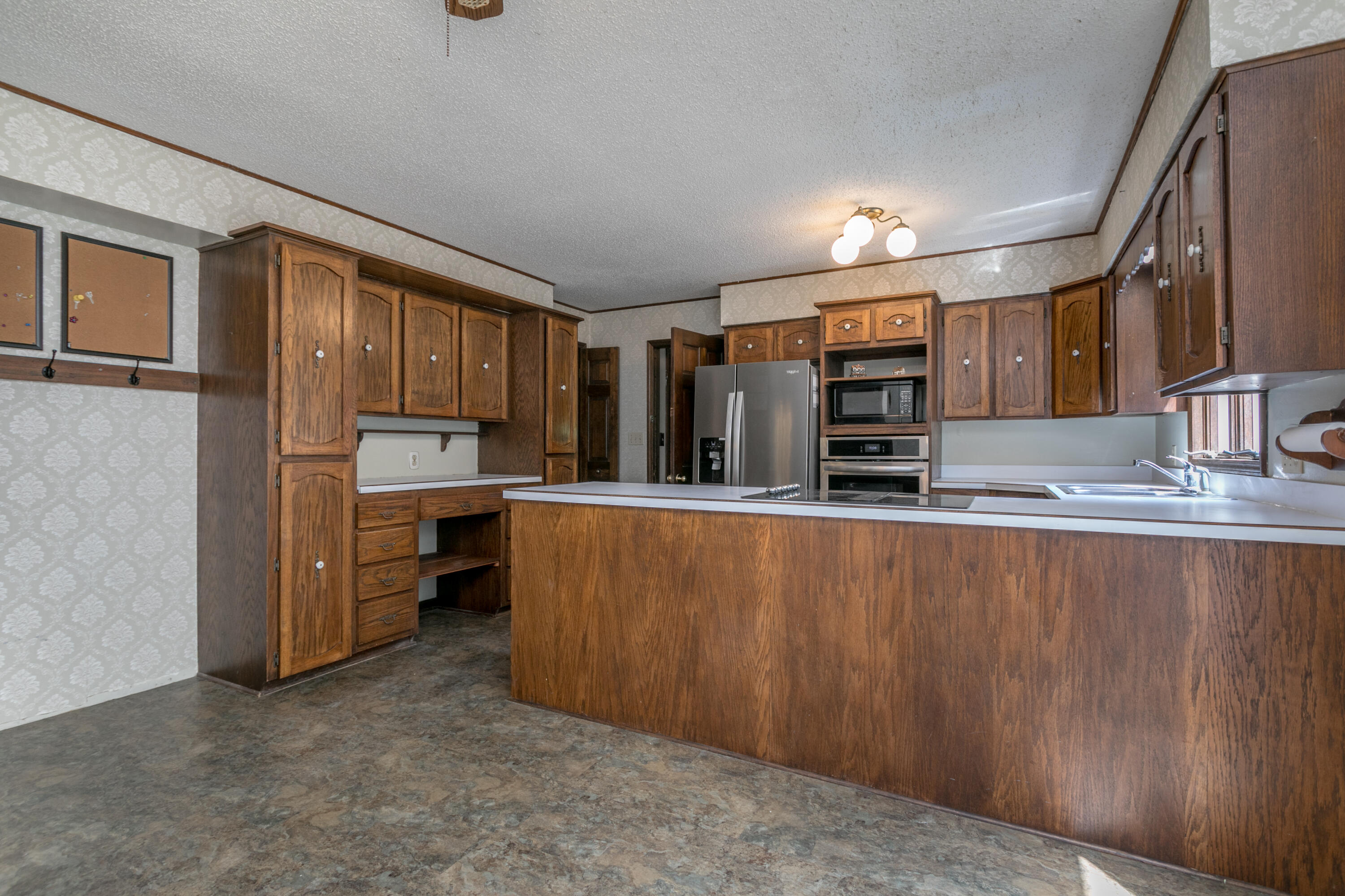 7221 Castle Rock Rd Property Photo 14