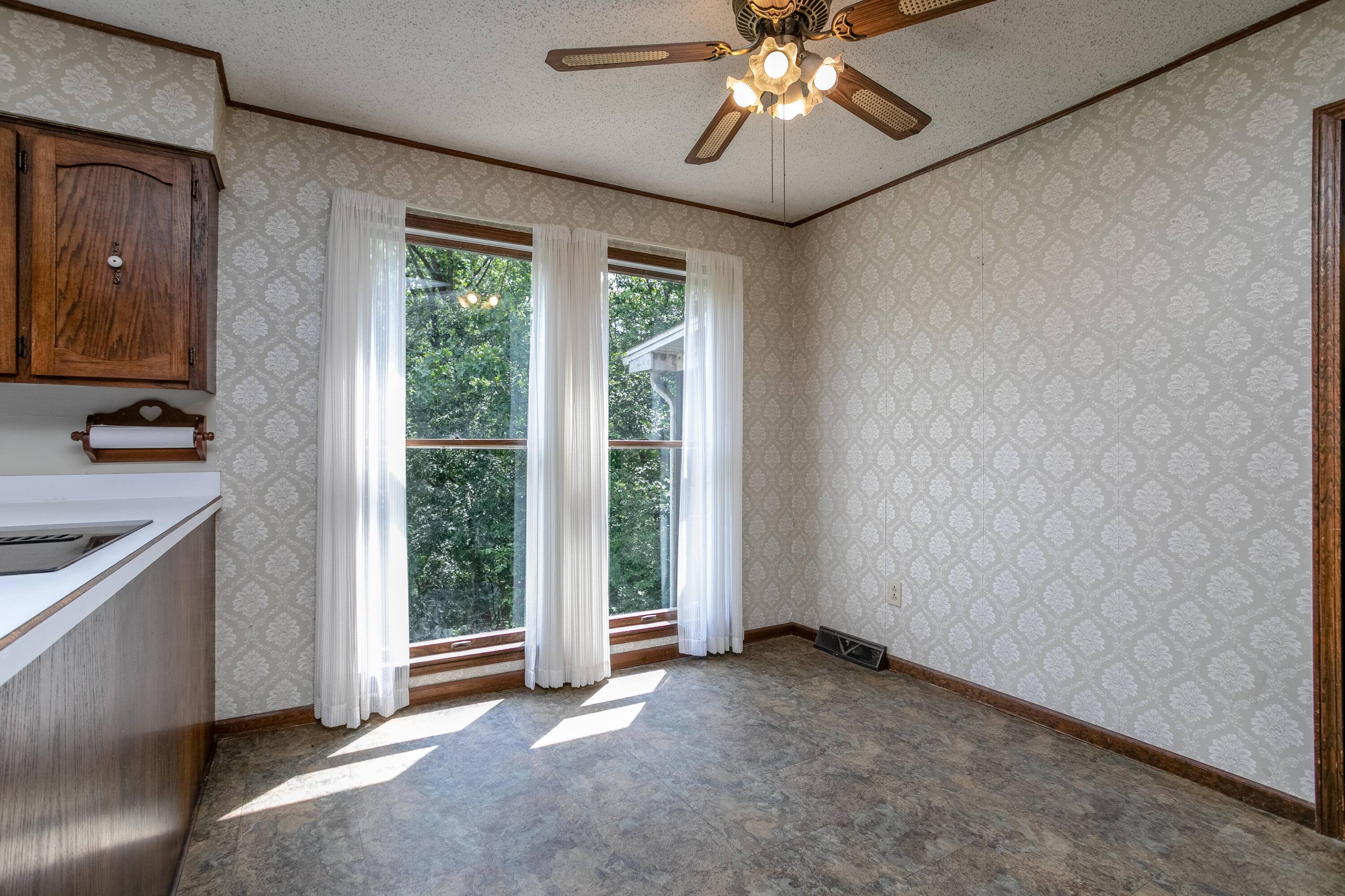 7221 Castle Rock Rd Property Photo 18