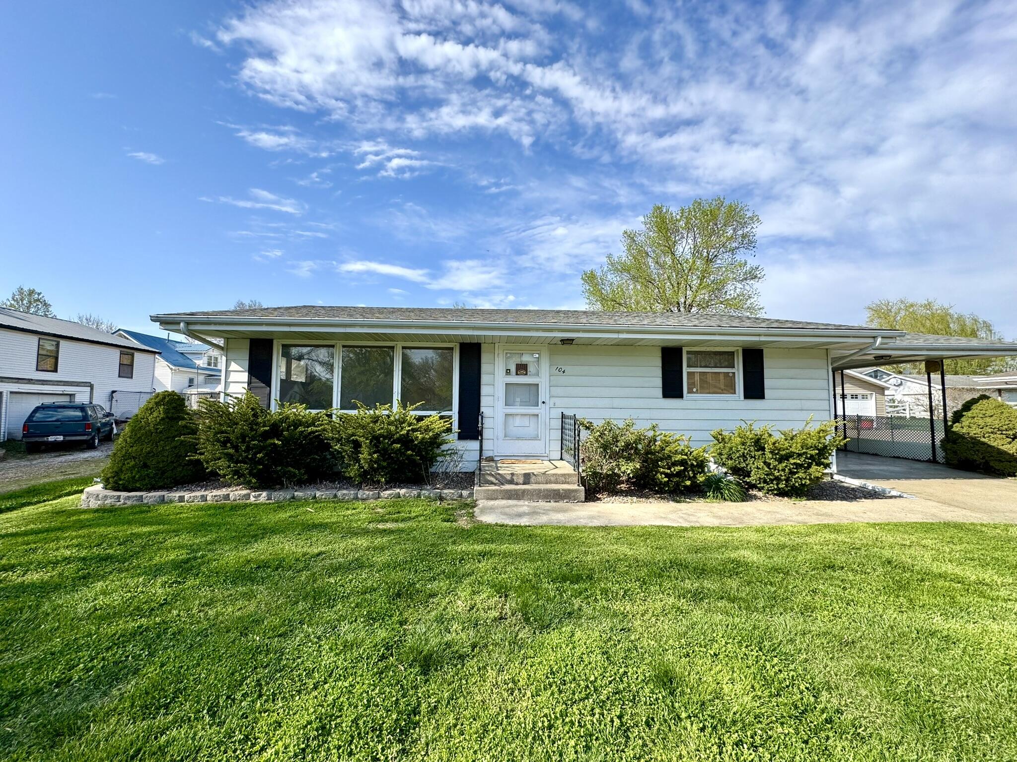 104 Maple Ave Property Photo