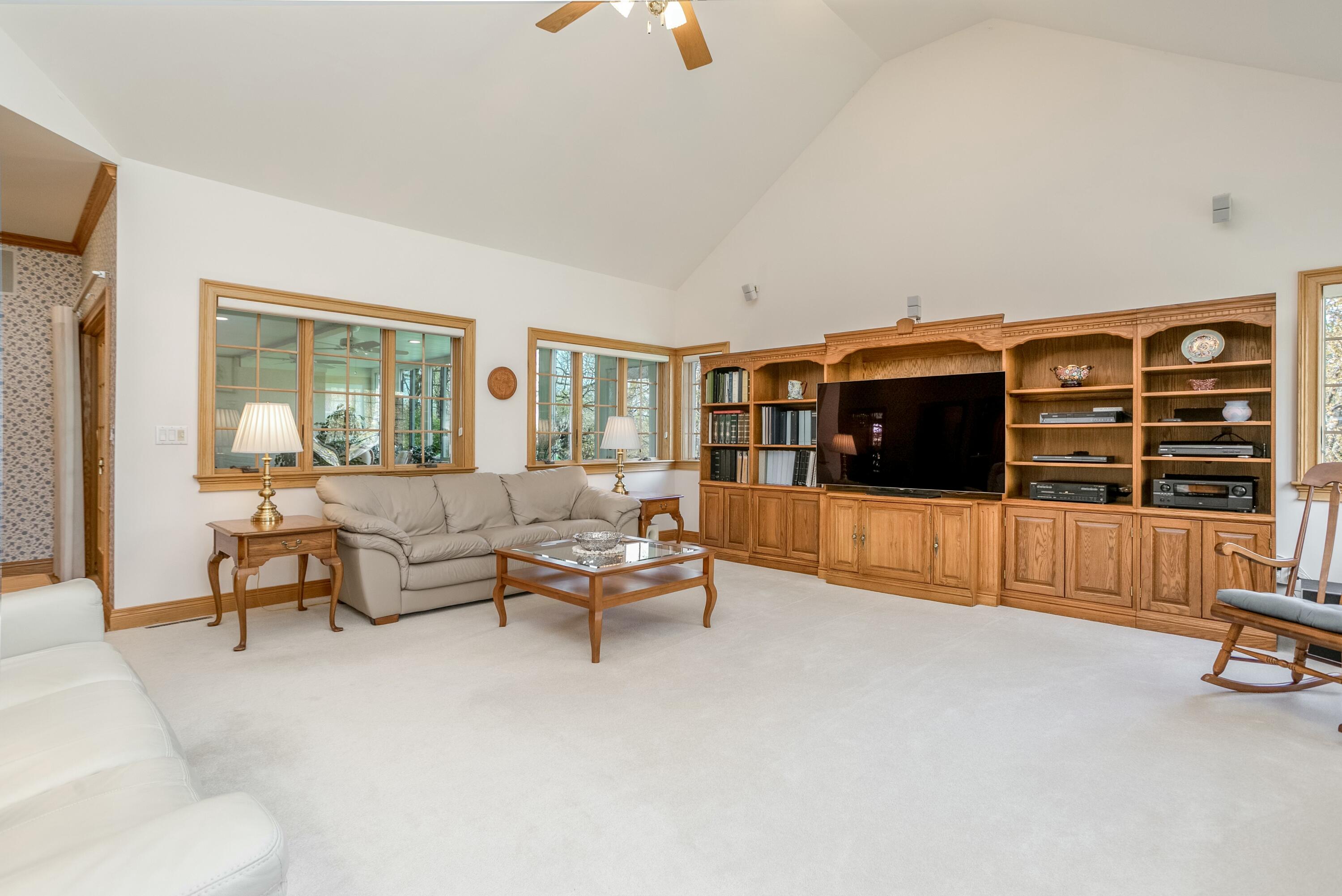 2420 Lacewood Dr Property Photo 21