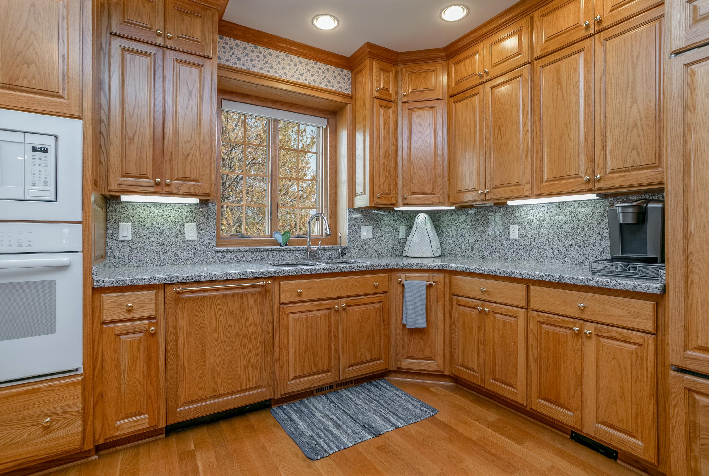 2420 Lacewood Dr Property Photo 24