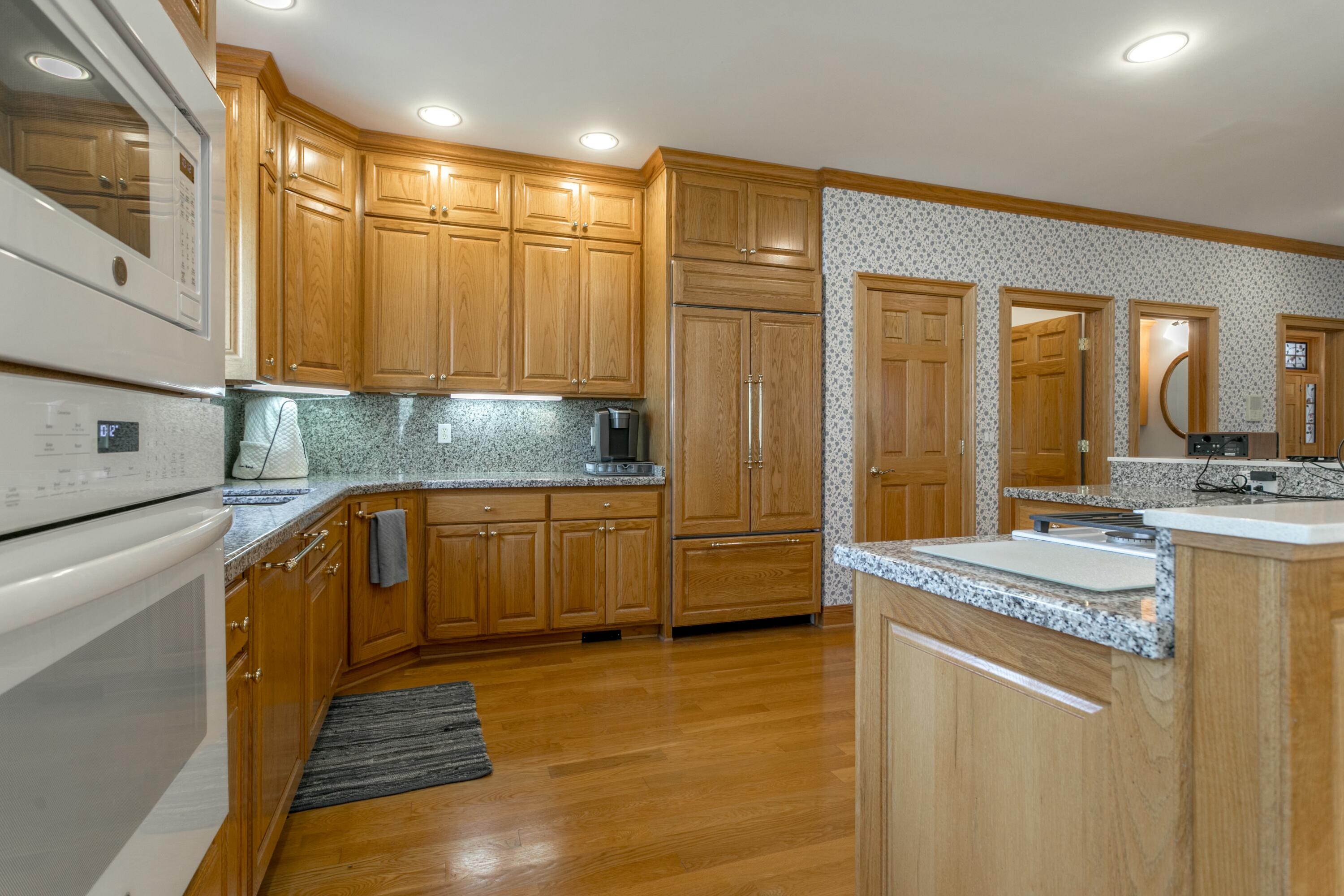 2420 Lacewood Dr Property Photo 25