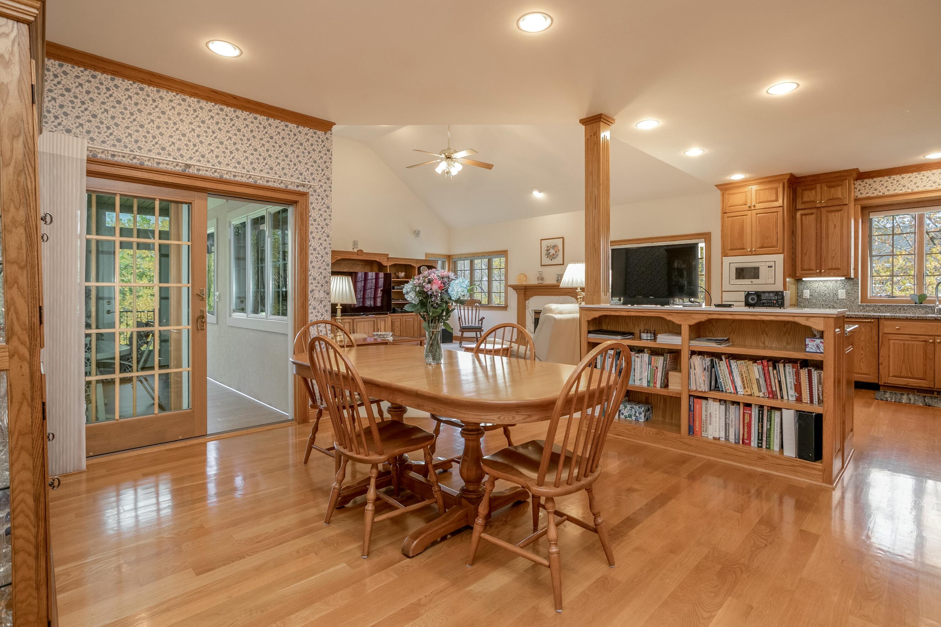 2420 Lacewood Dr Property Photo 28