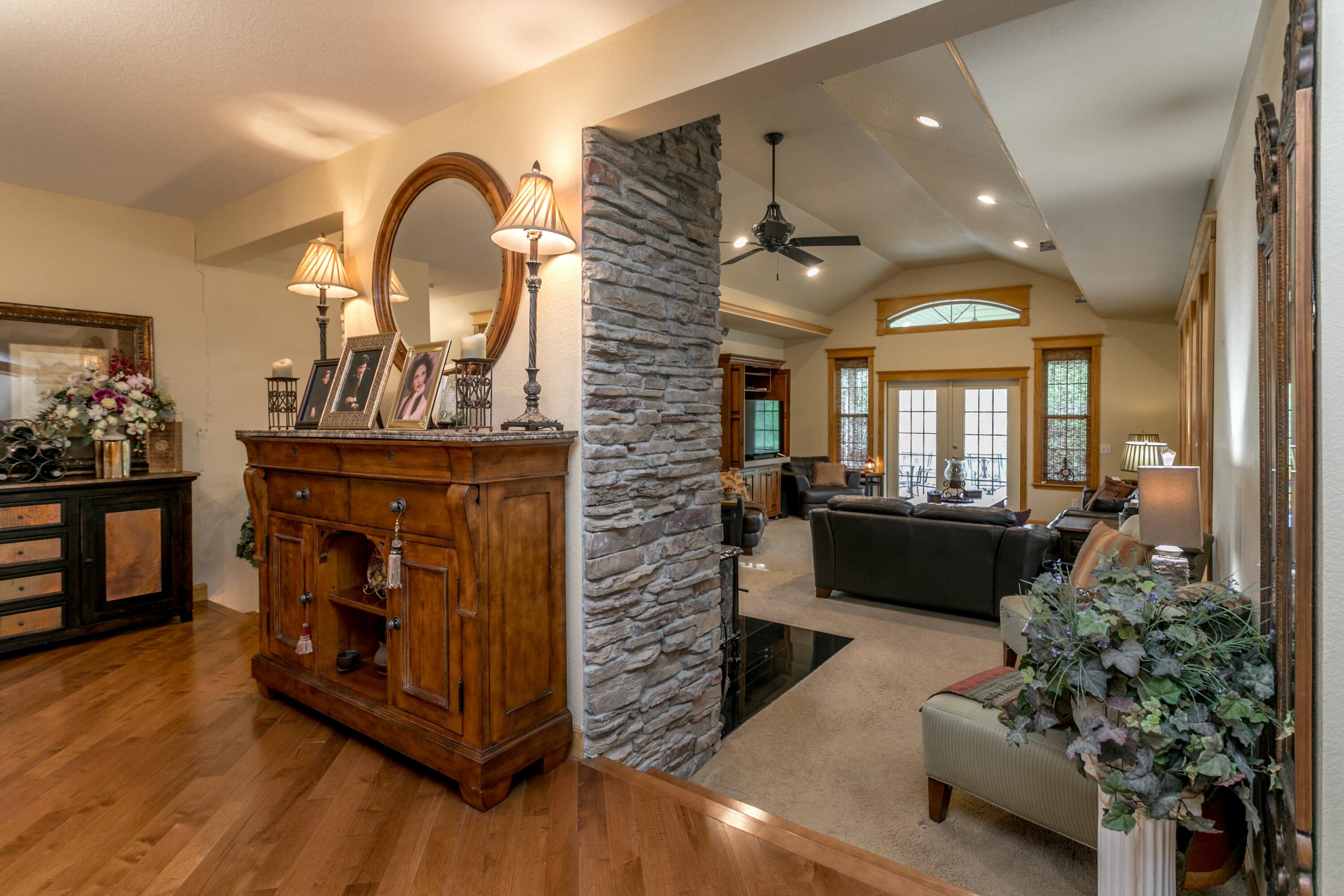 4528 State Route A Property Photo 14