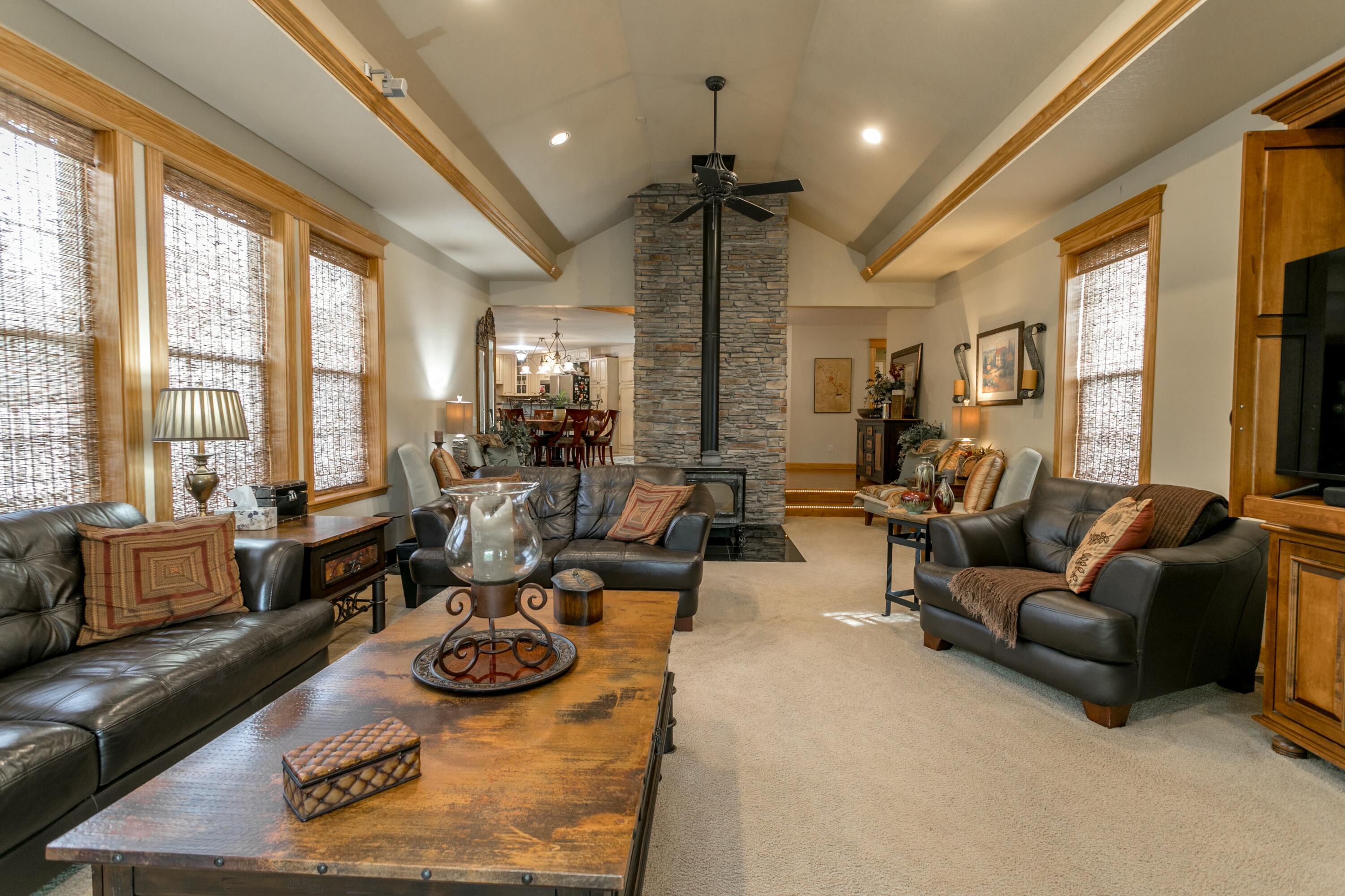 4528 State Route A Property Photo 17