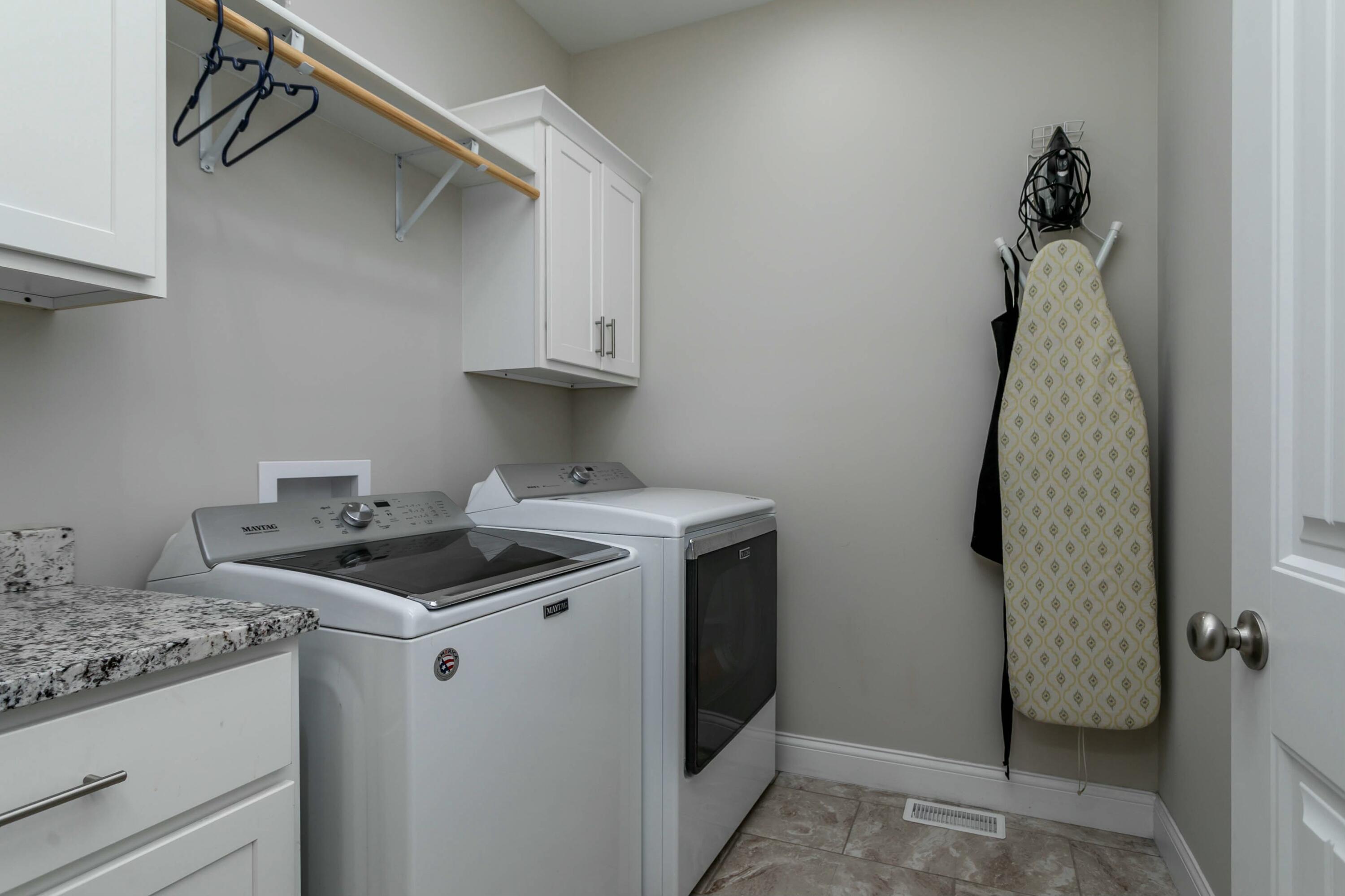 5560 Charlotte Dr Property Photo 22