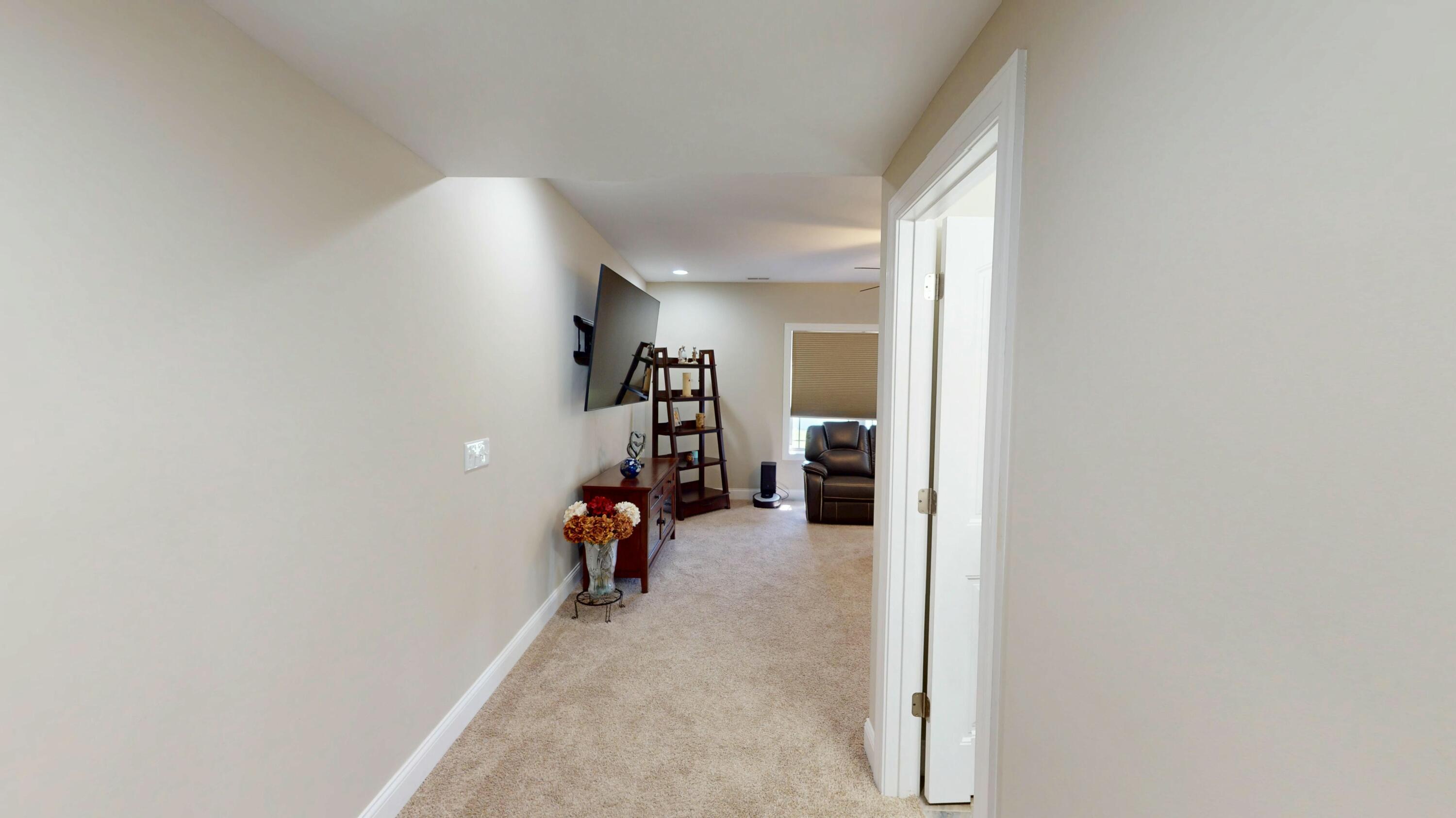 5560 Charlotte Dr Property Photo 23