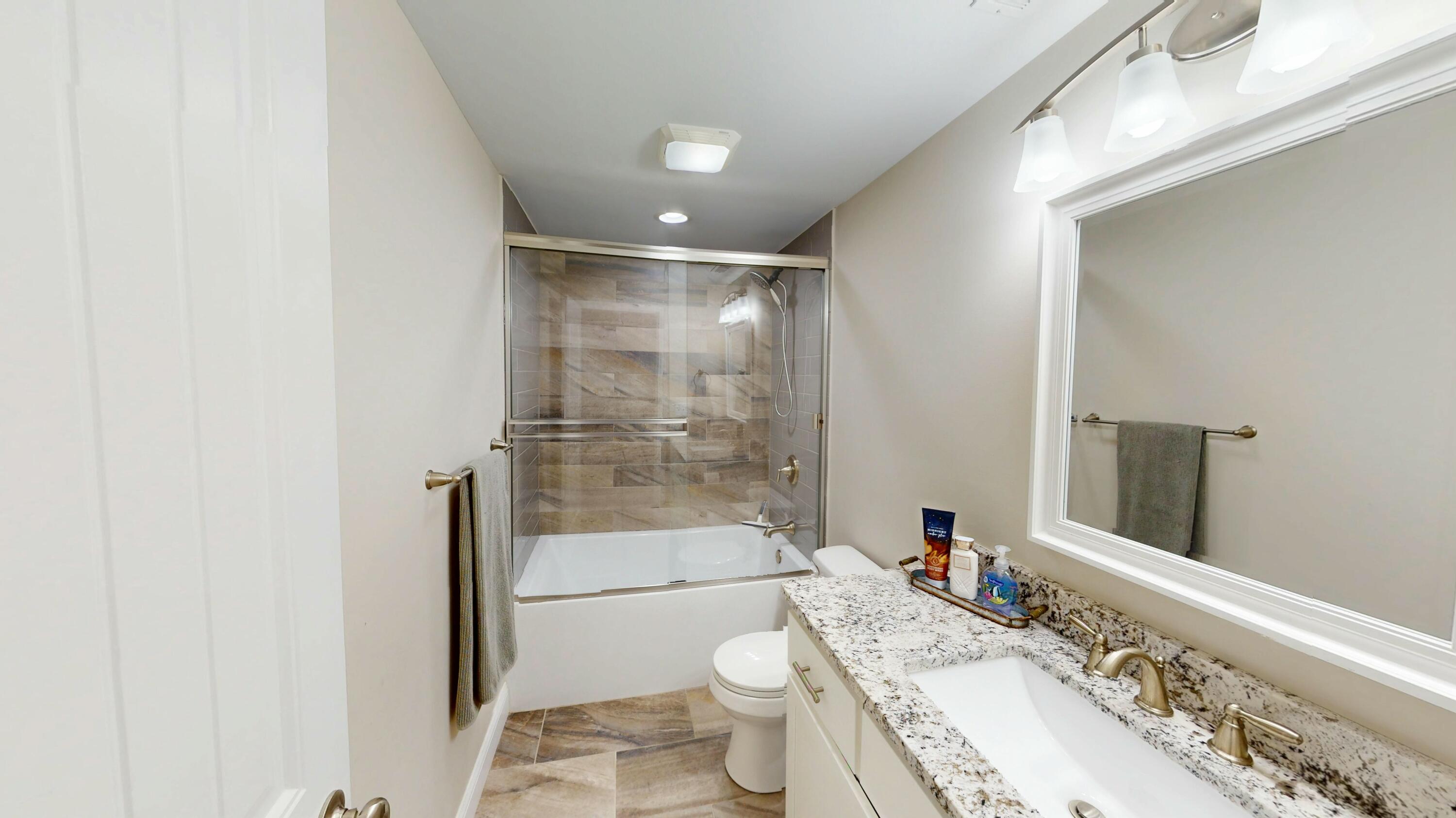 5560 Charlotte Dr Property Photo 30