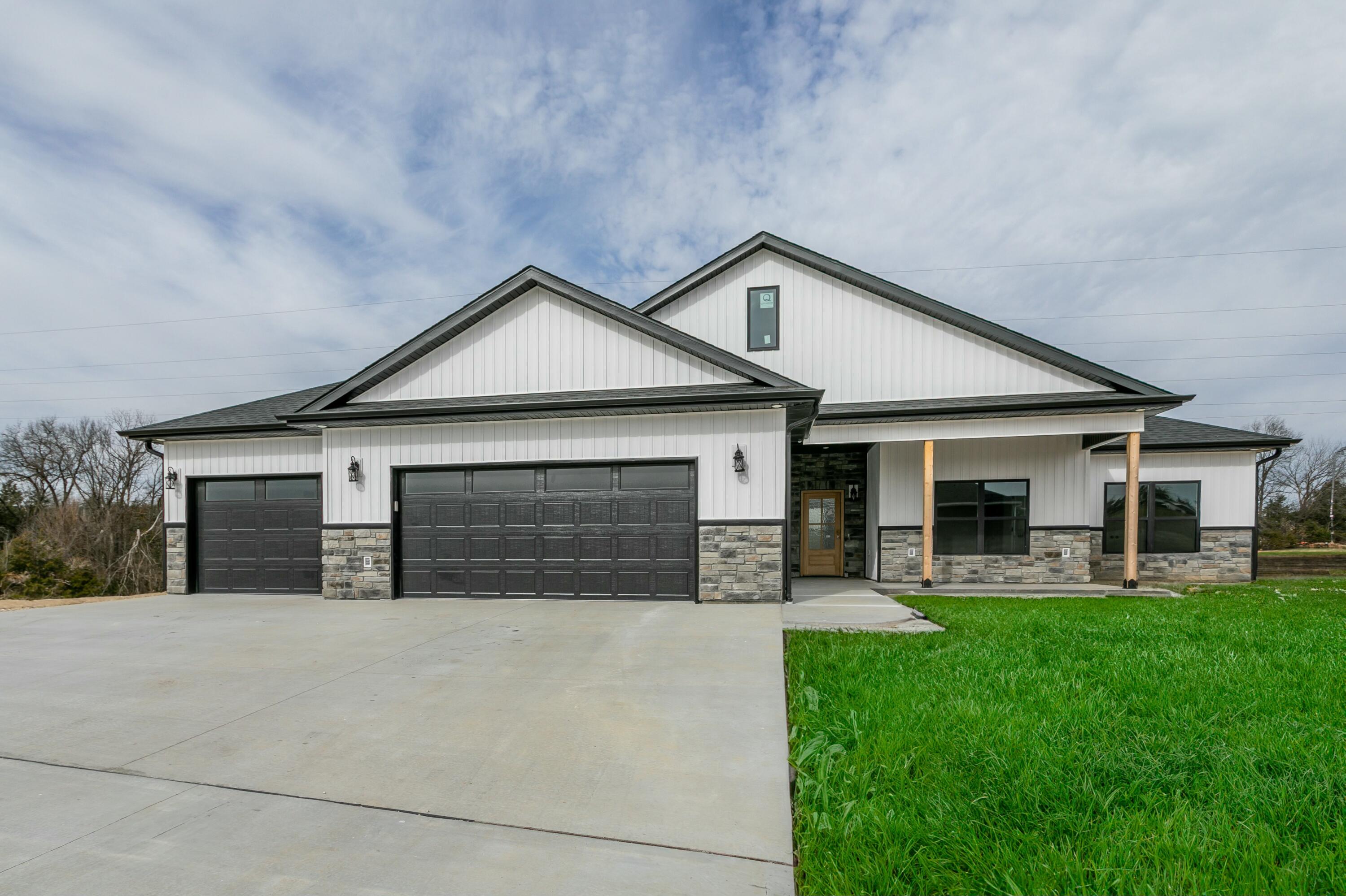 15265 Regiment Dr Property Photo