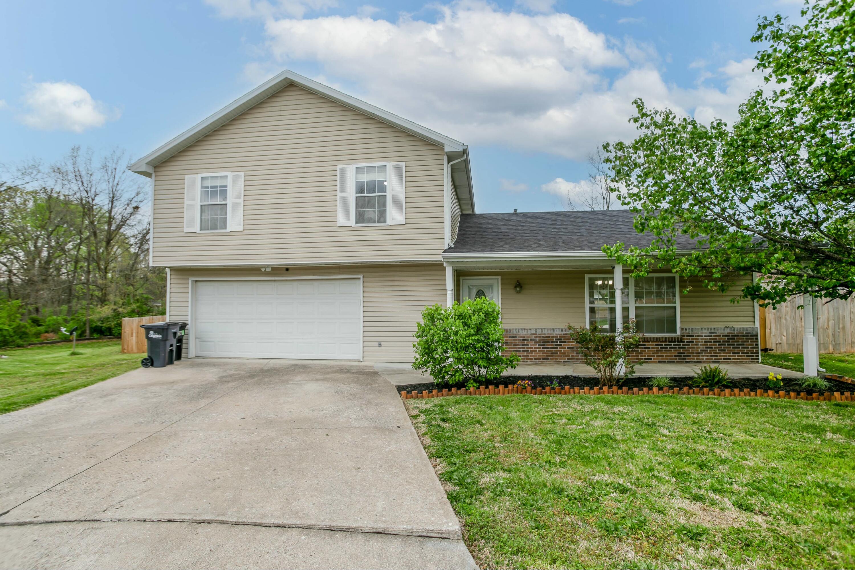 1709 Starlight Dr Property Photo