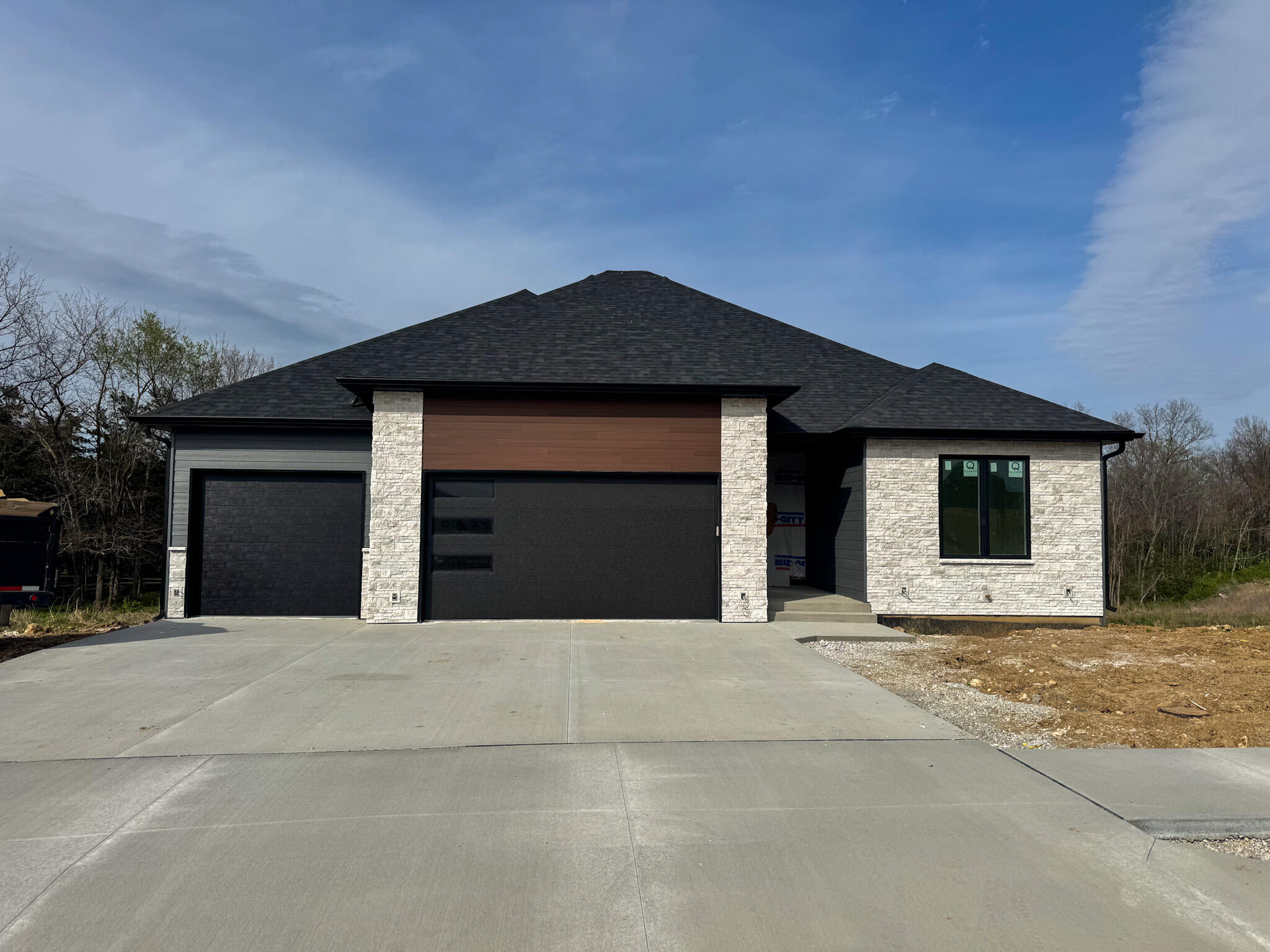 2813 Misty Flower Dr Property Photo 1
